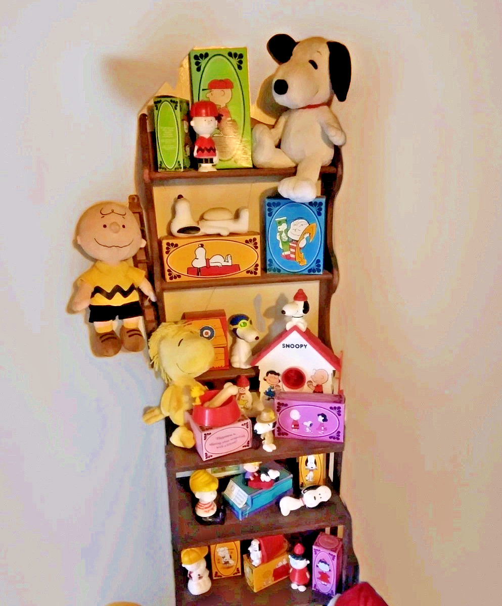 Huge Lot Of 22 Vtg Avon Peanuts Snoopy Lucy Charlie Brown Linus Schroder Boxes