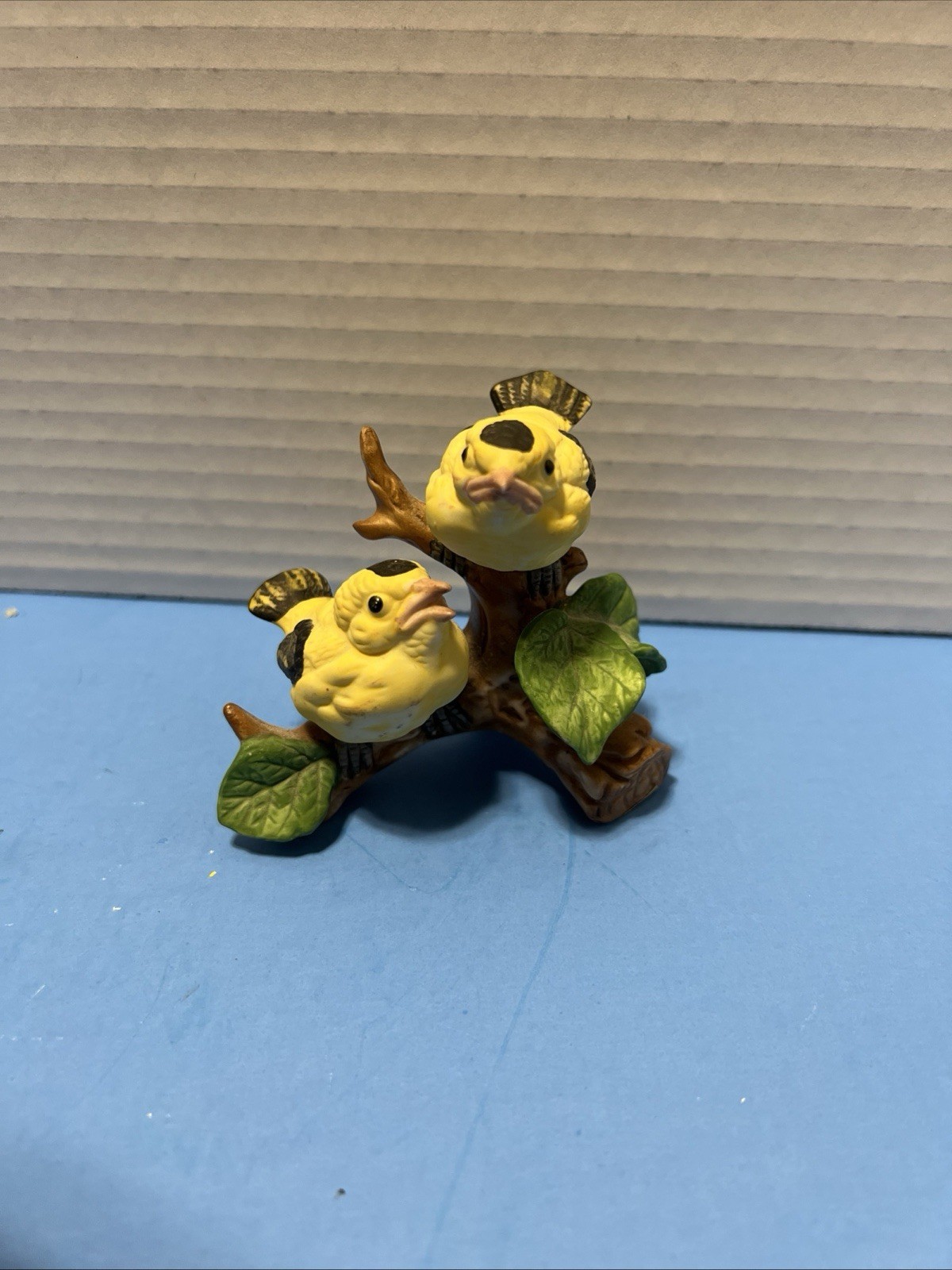 Lefton Figurine Porcelain Goldfinch Lark Bunting Finch #03306