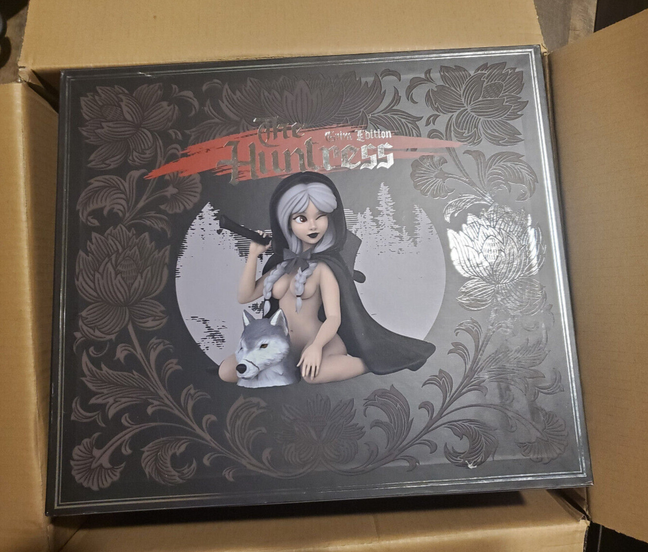 NEW Mighty Jaxx- The Huntress 8″ Polystone Statue Ready to ship from the USA!