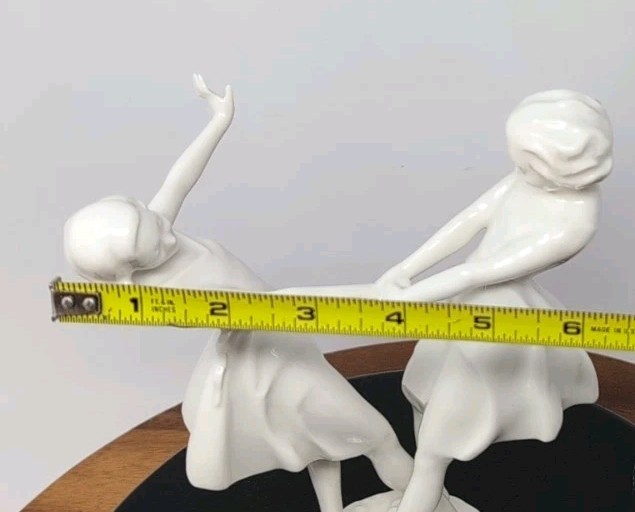 Hutschenreuther Selb DANCING GIRLS FIGURINE Kunstabteilung 1177/w Porcelain Mint