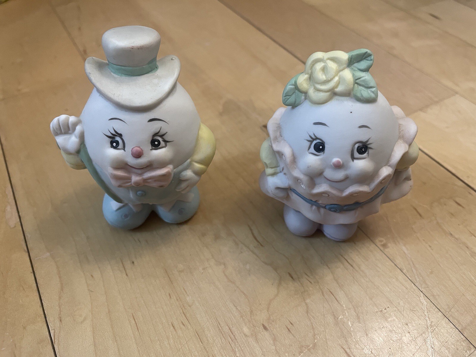 Easter anthropomorphic Egg figurines Or Mr & Mrs Humpty Dumpty