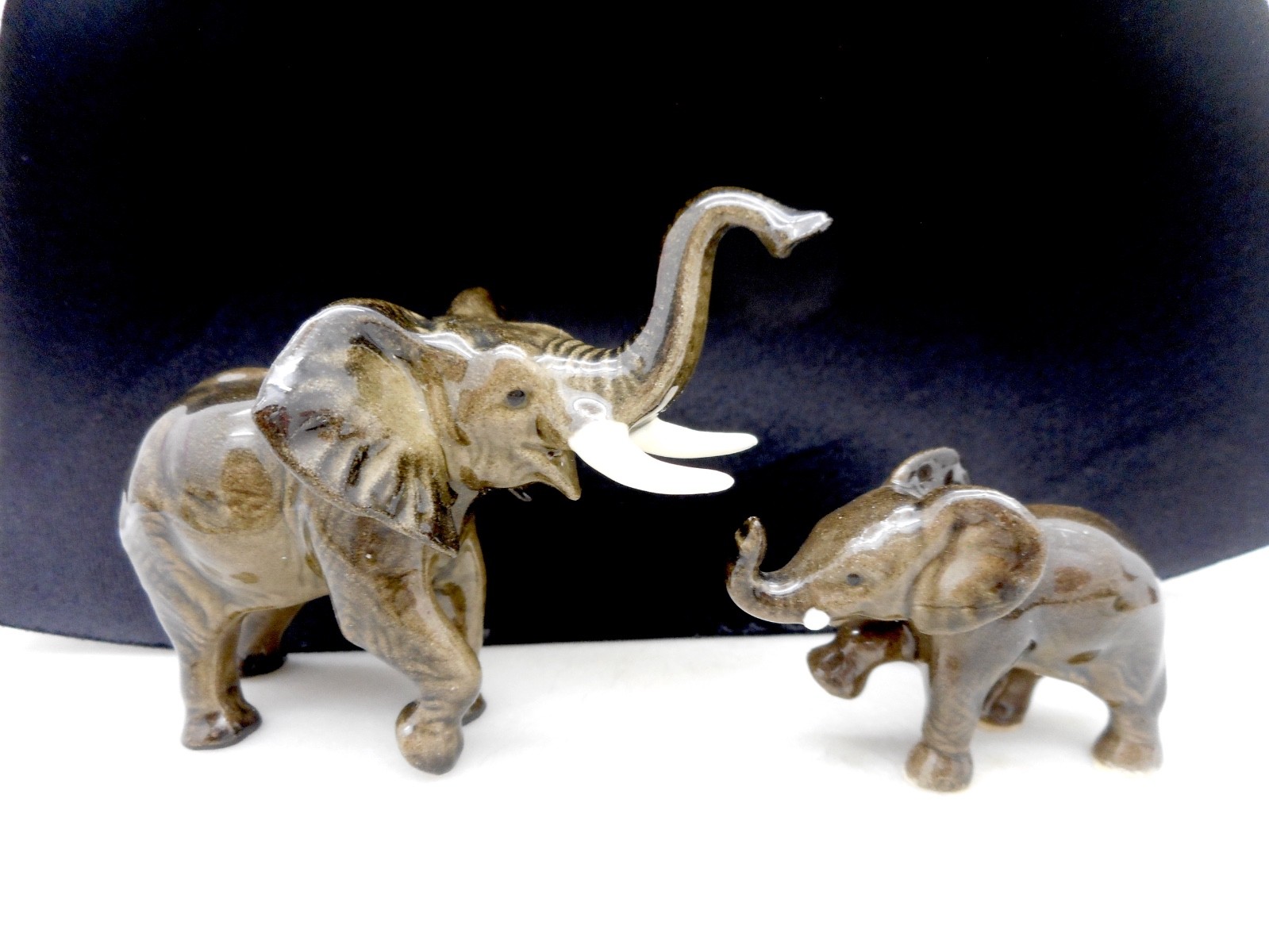Vintage Hagen Renaker 2 Elephants Porcelain Figurines 1970’s Discontinued