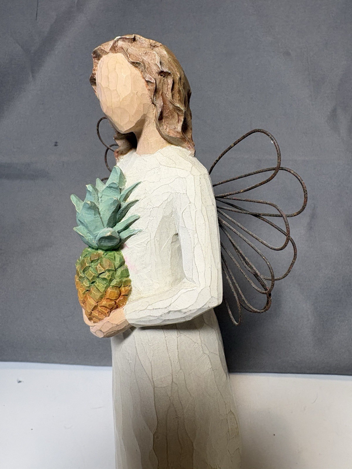 Vintage 2002 Willow Tree Figurine Welcoming Angel Holding Pineapple