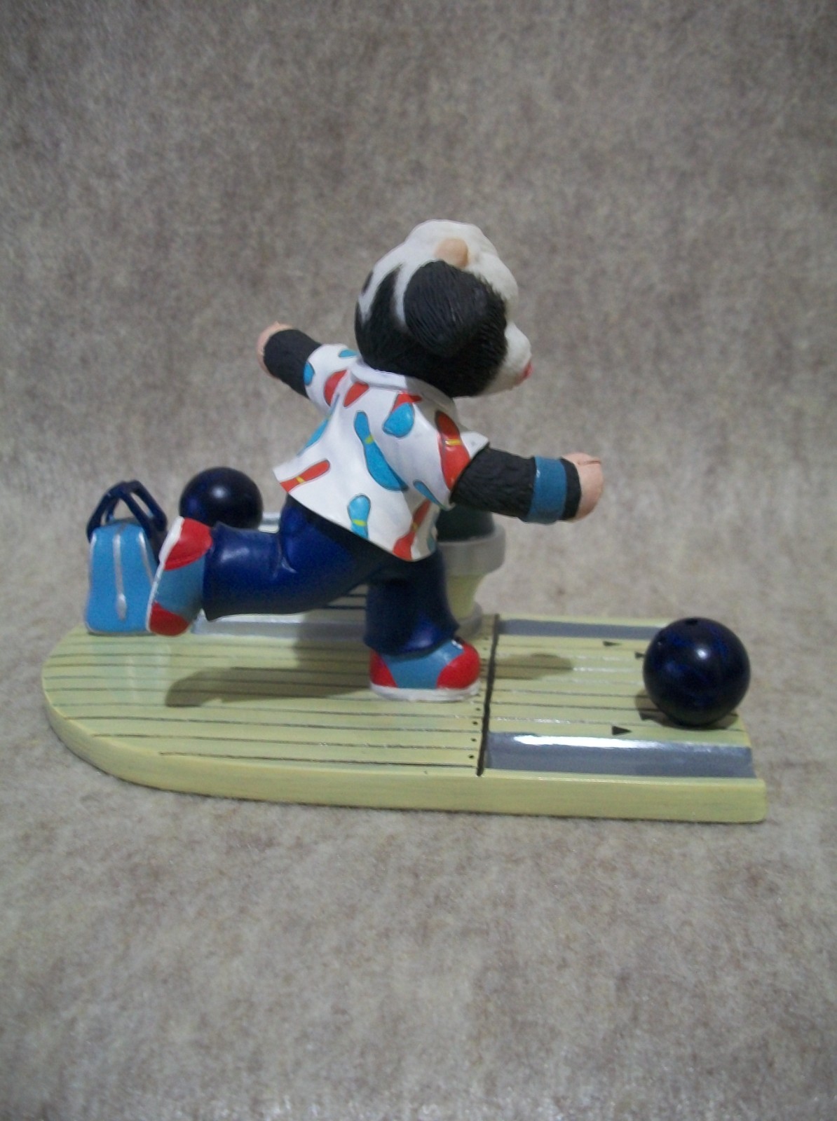 It’s All in the Delivery – Bowling – Mary Moo Moo Cow Figurine
