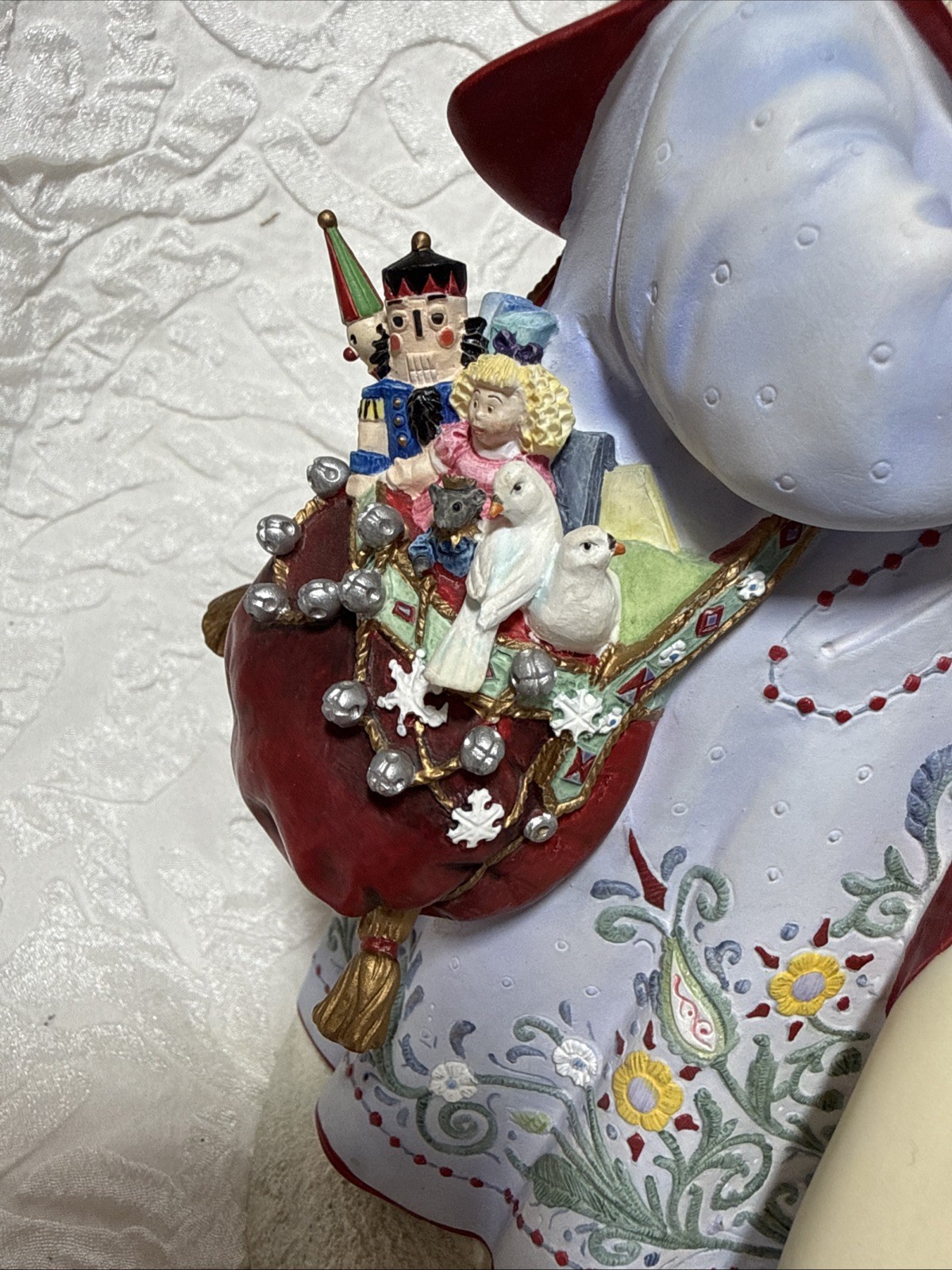 Lenox 2016 A Xmas Traveler Santa Figurine By Lynn Bywaters w/ Cardinals Vintage