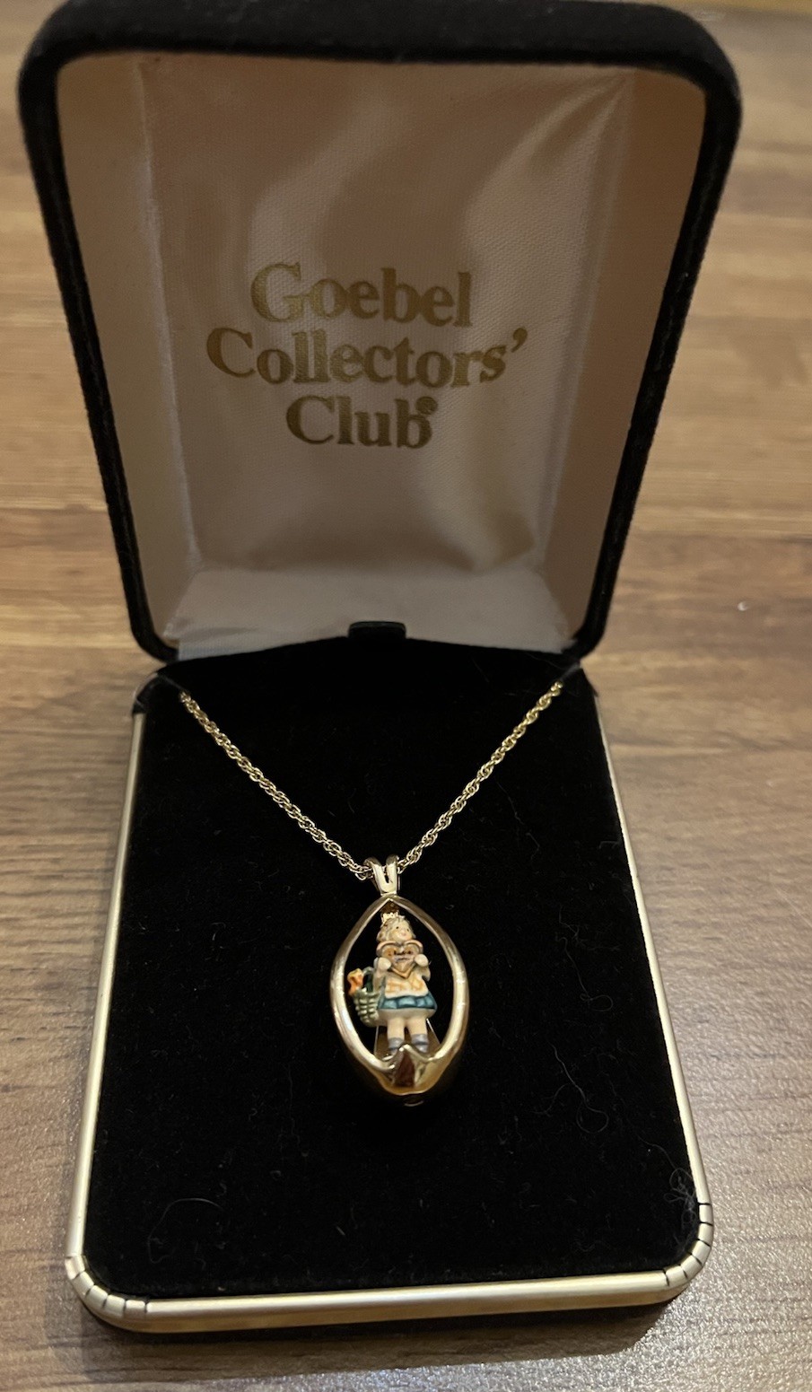Vintage Goebel Collectors Club Hummel Valentine Necklace in Original Velvet Box