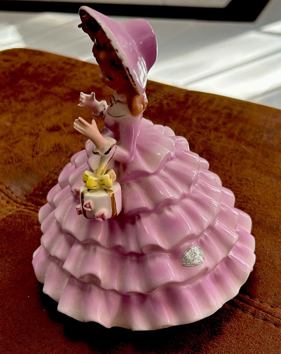 Arnart Erich Stauffer Originals Lady in Purple Southern Belle 6 3/4″ Figurine