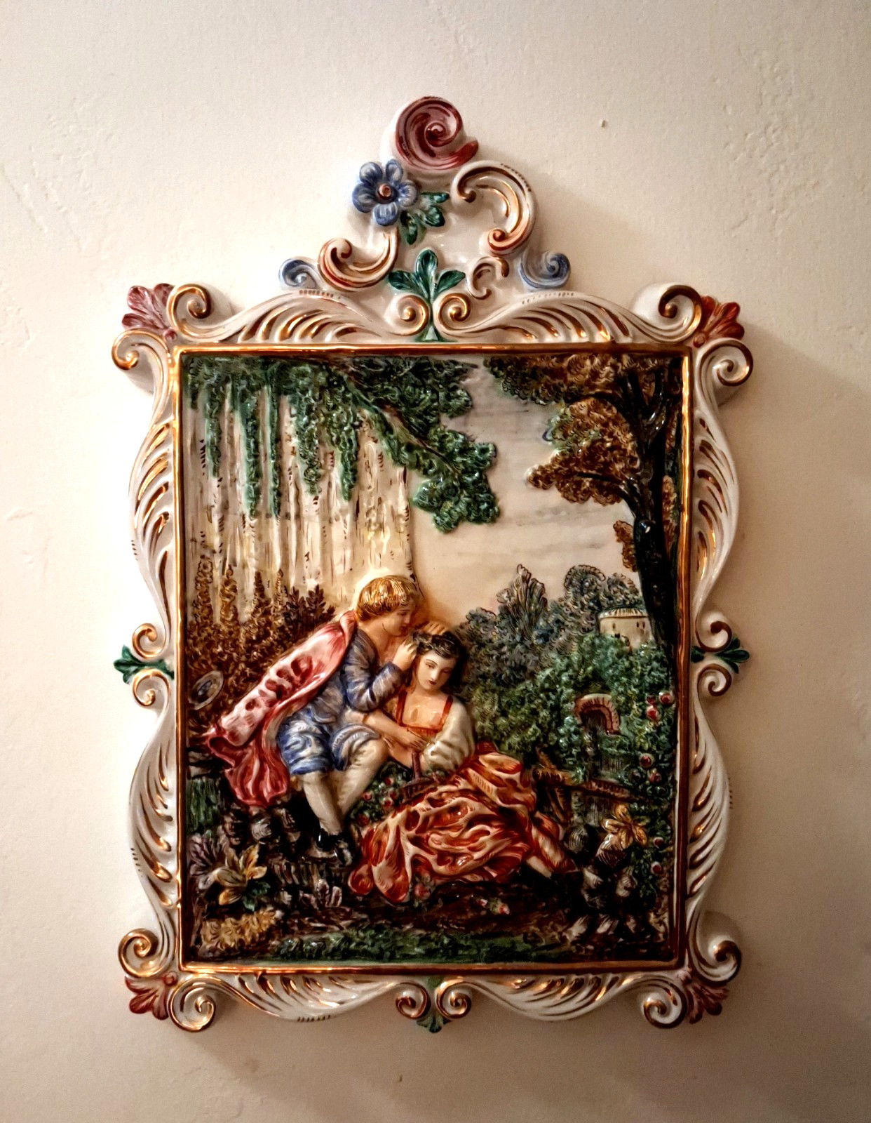 R Capodimonte Italy ROMANTIC COUPLE Vintage Relief Porcelain Wall Plaque