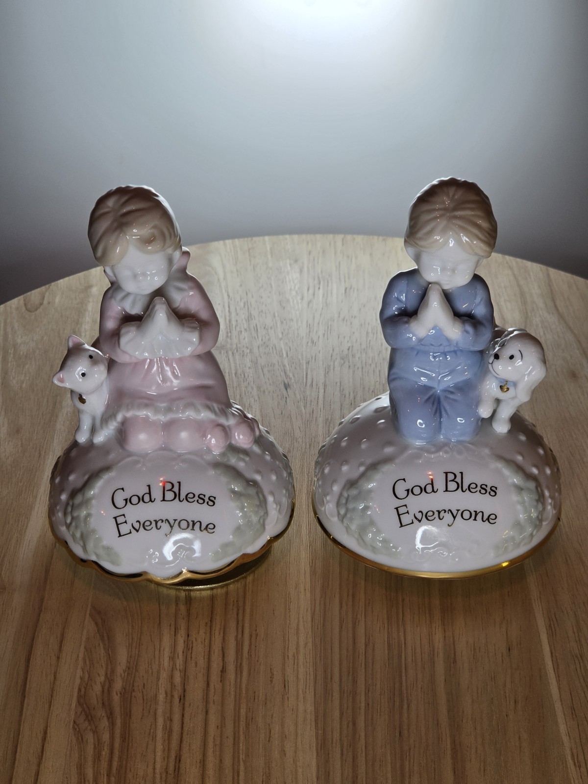 Set of 2 – Girl & Boy Praying Musical Figurine – San Francisco Music Box Company