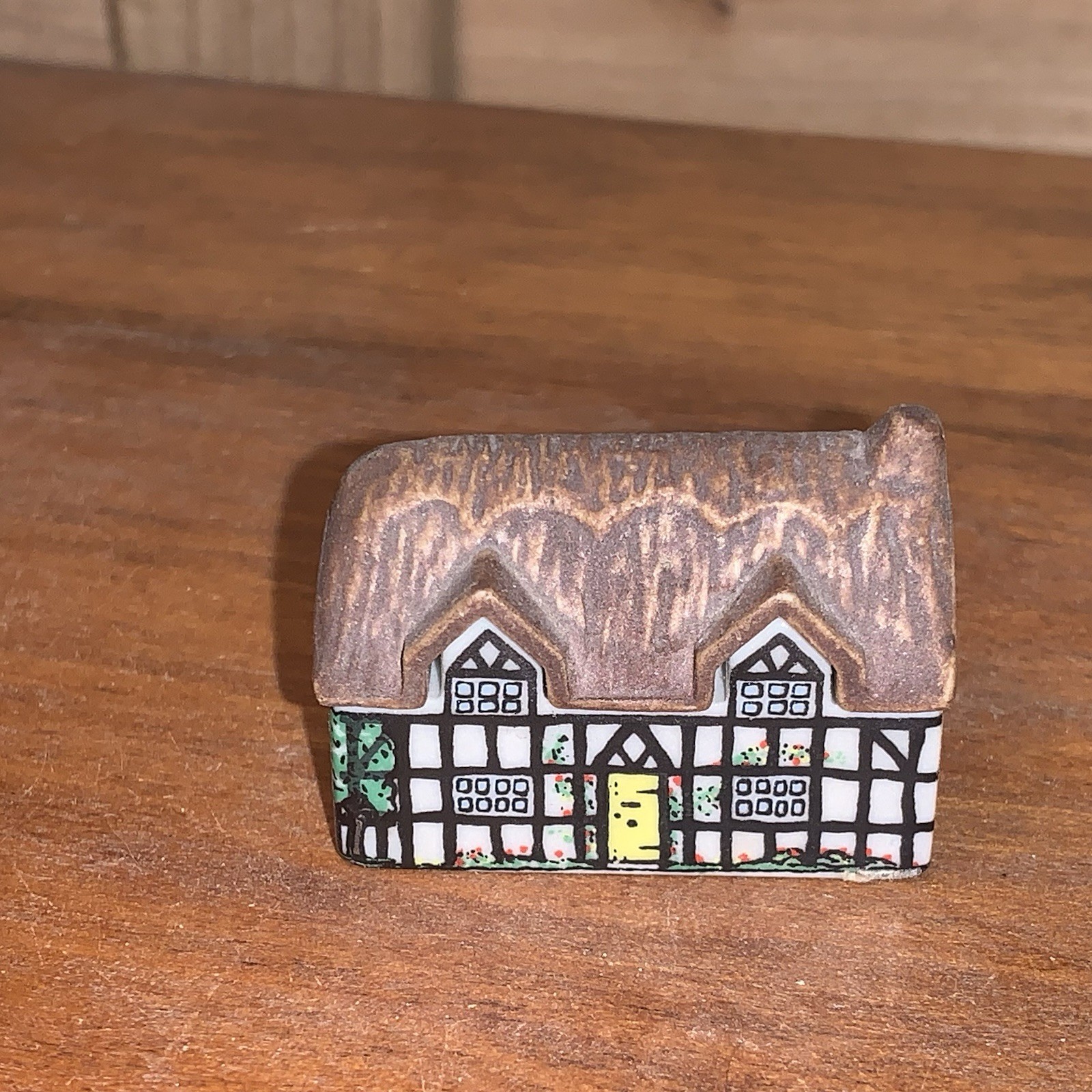 LOT 10 Wade England Miniature Porcelain Village Various Houses Town No Chips