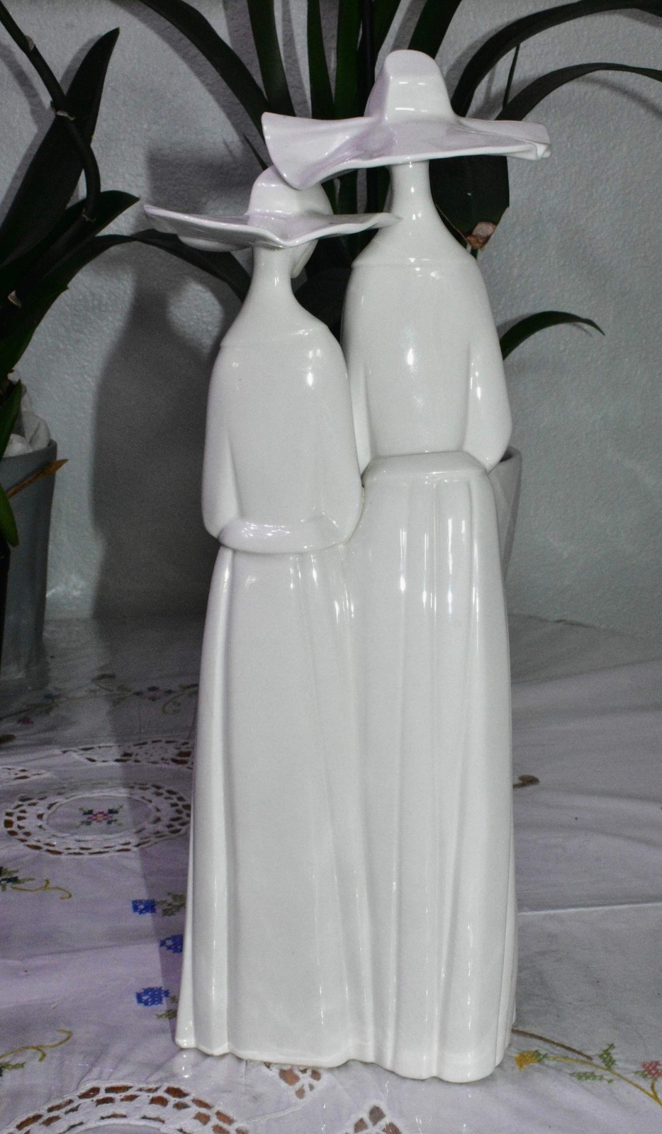 Vintage Lladro Nuns Porcelain Figure Fulgencio Garcia Design 13″