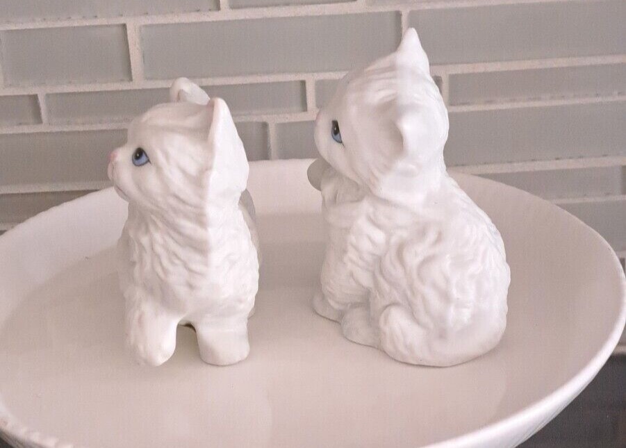 Vintage Homco Set Of White Ceramic Persian Cat Kittens, Blue Eyes 1413 Blue eyes