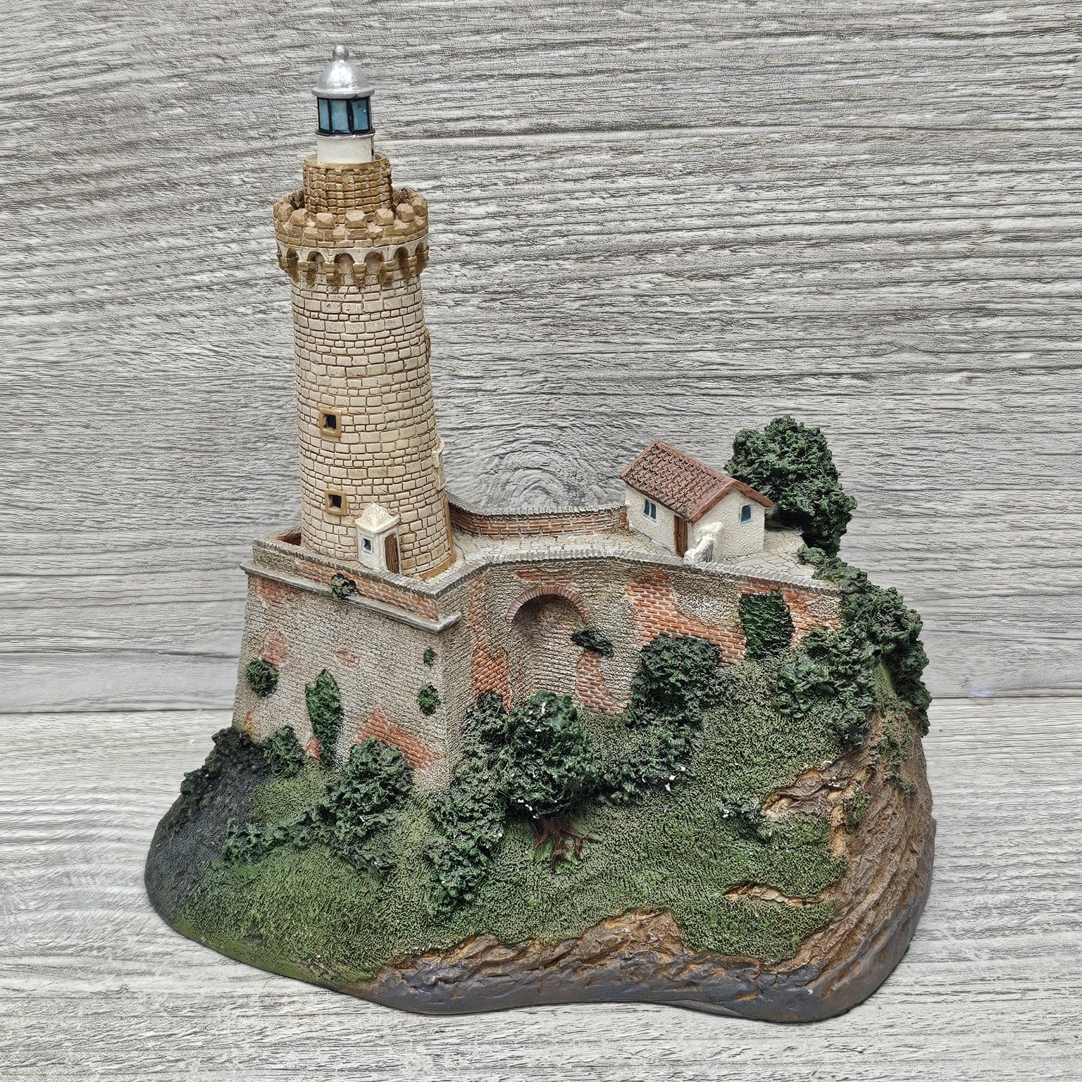 Danbury Mint Historic Int’l Lighthouses Portoferráio Lighthouse 5.75 in