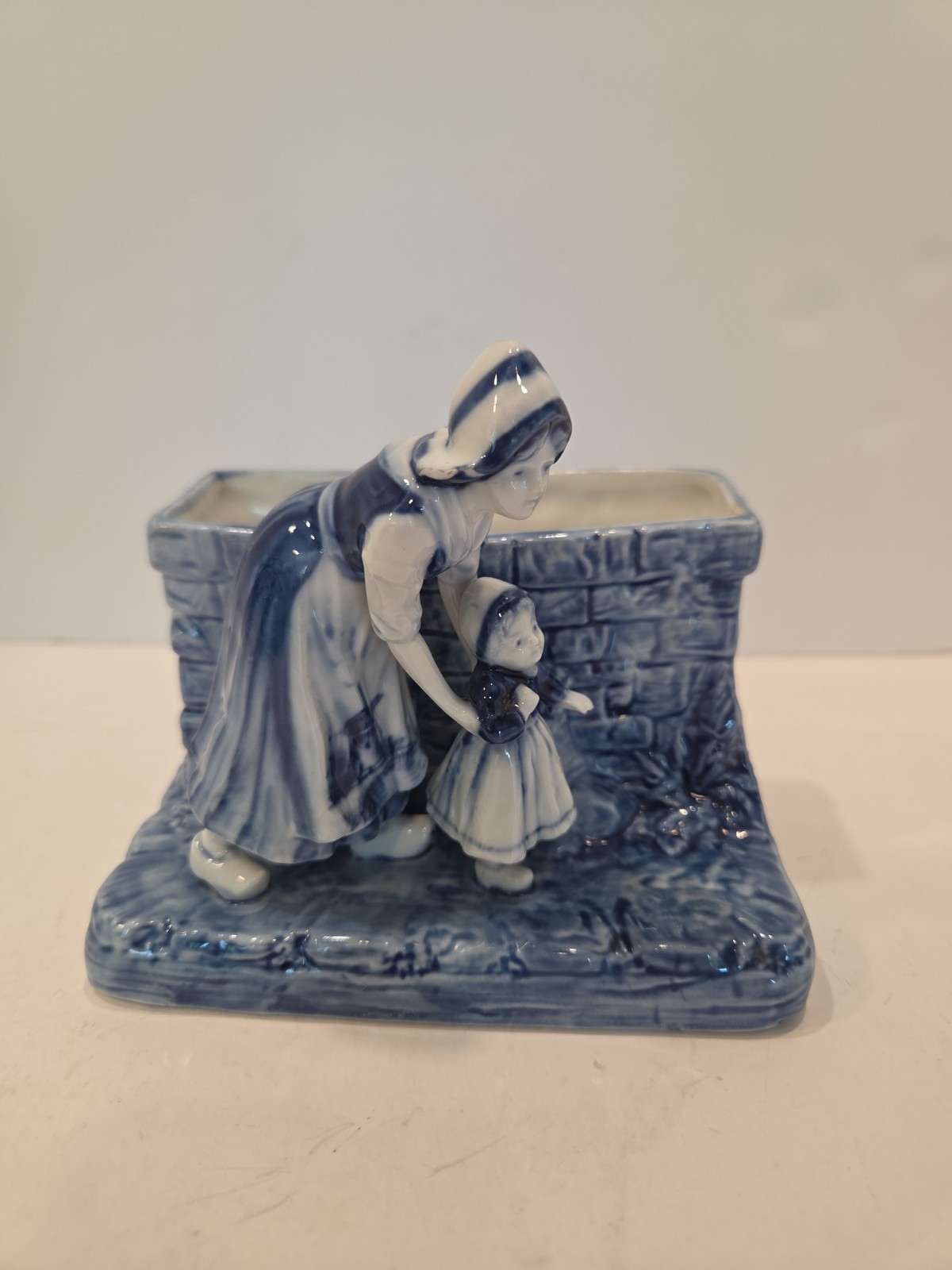 Delft Rauenstein Thuringia Dutch Mother And Daughter Spill Holder 4.5 In Tall