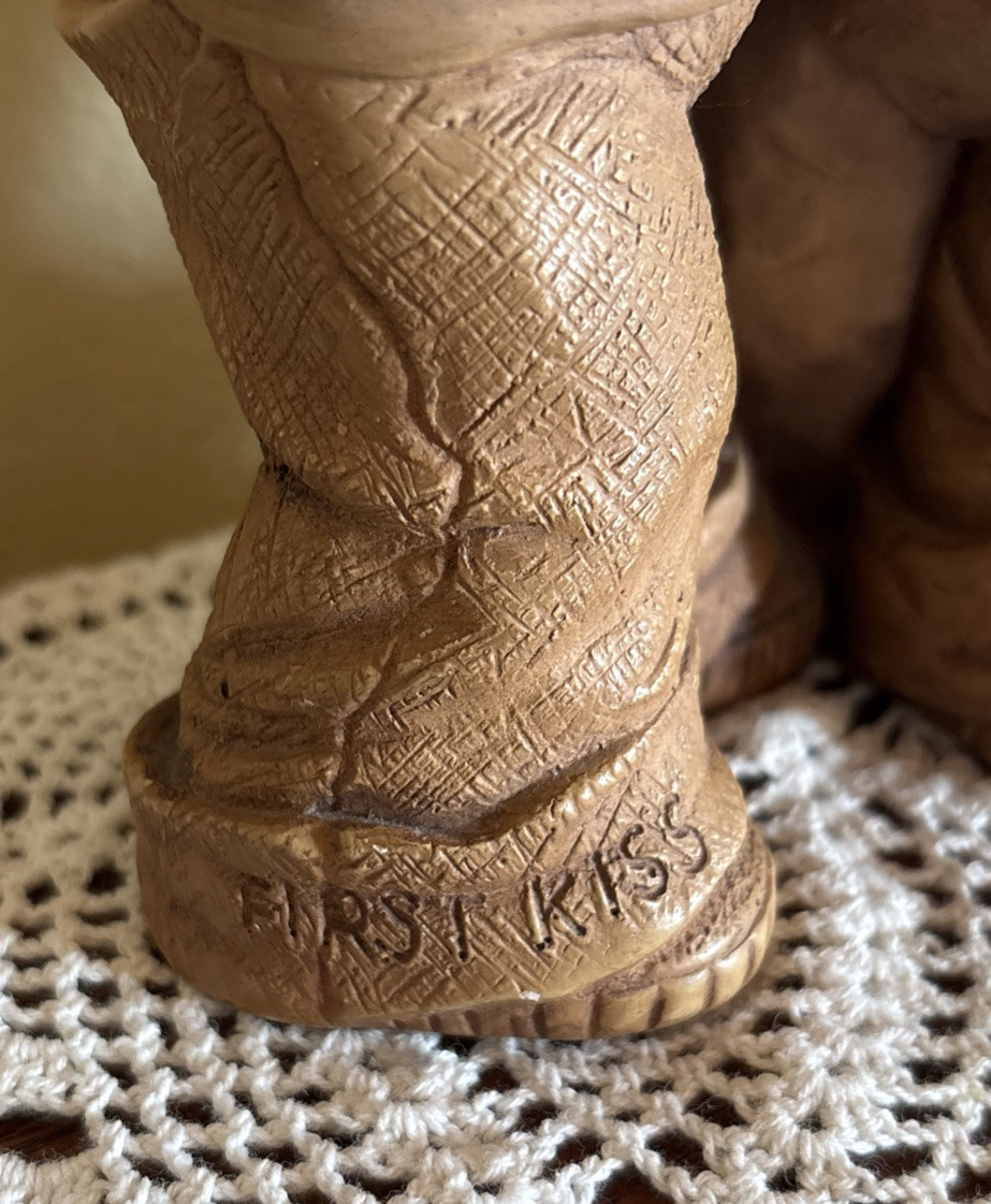 Vintage Bill Mack FANNYKINS 8″ Statue Figurine Sculpture “FIRST KISS” Boy Girl