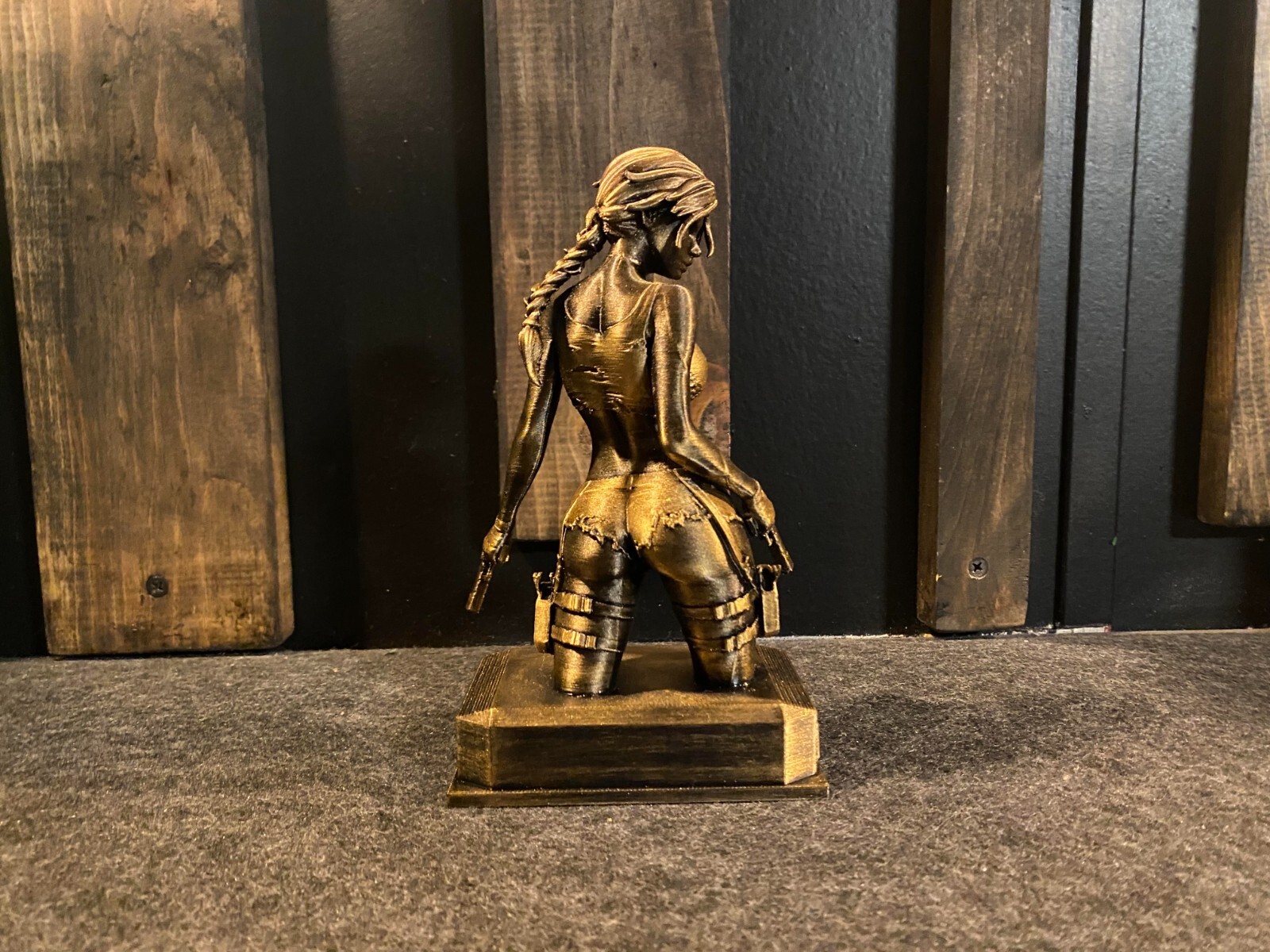 LARA CROFT Gold statue Tomb Raider 6inches Tall