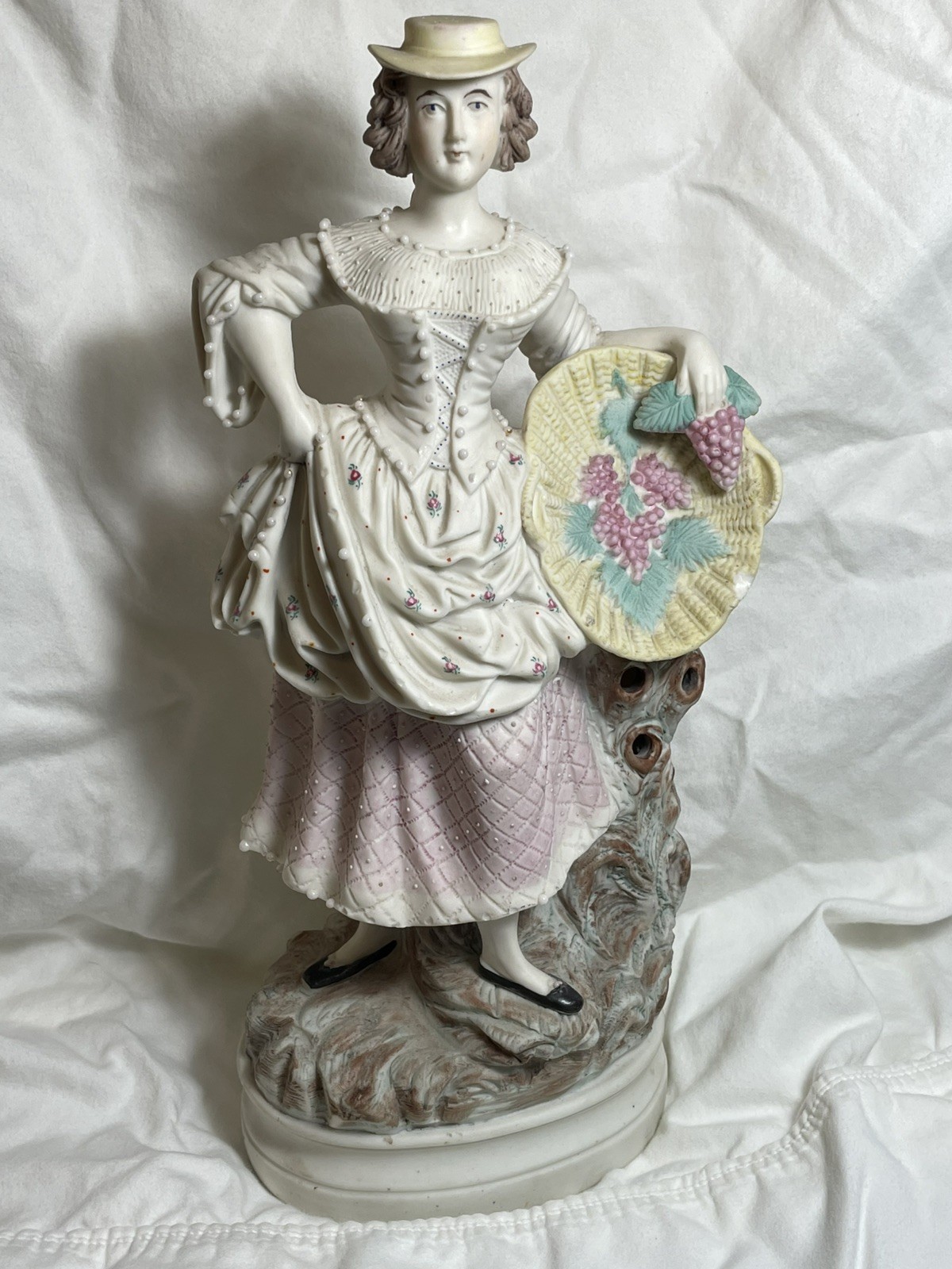 Antique 19th-Century German Bisque Porcelain Figurine – 13.5″ Lady with Basket