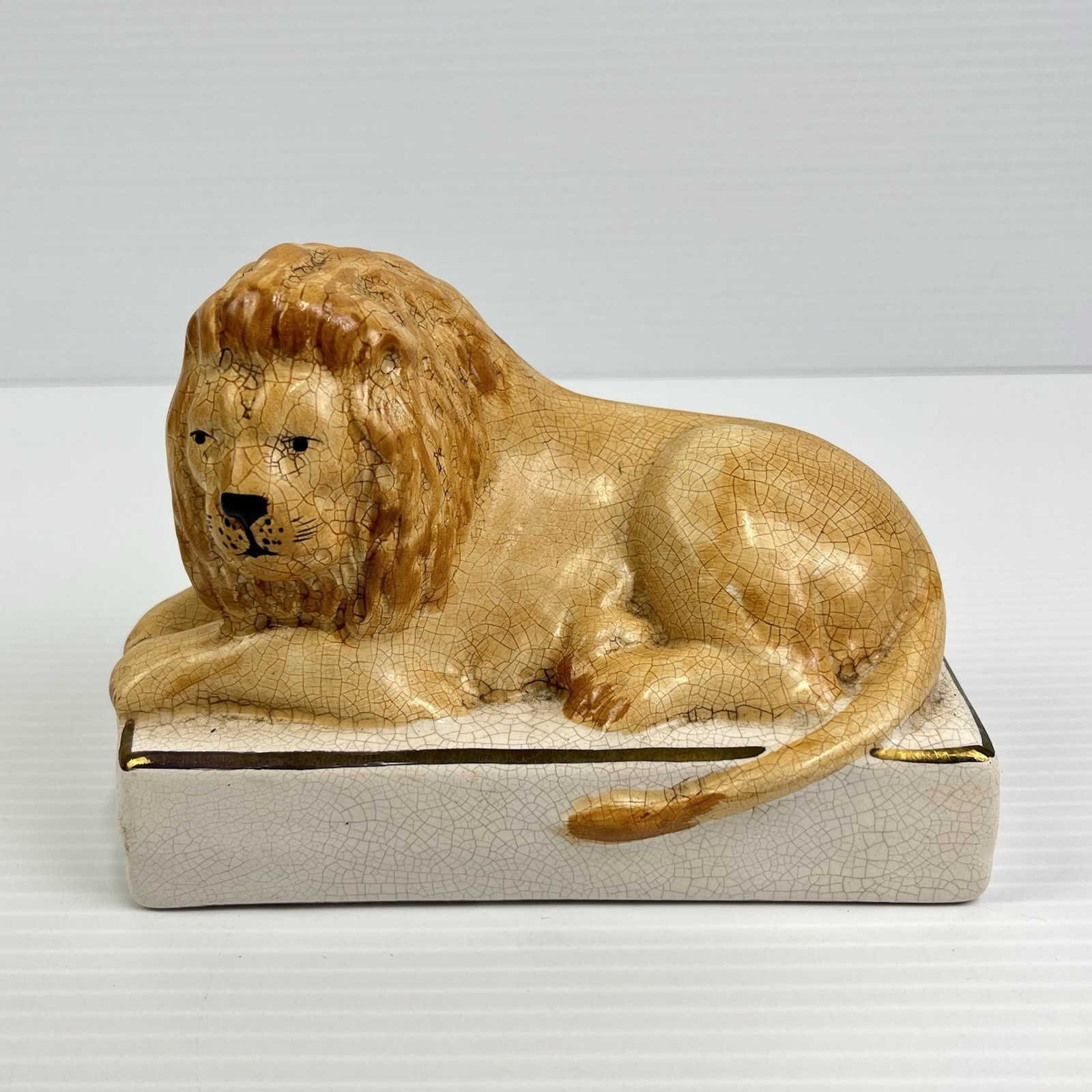Staffordshire Style 5 1/2″ Lion Vintage Made In England Mantle Crazing Lion