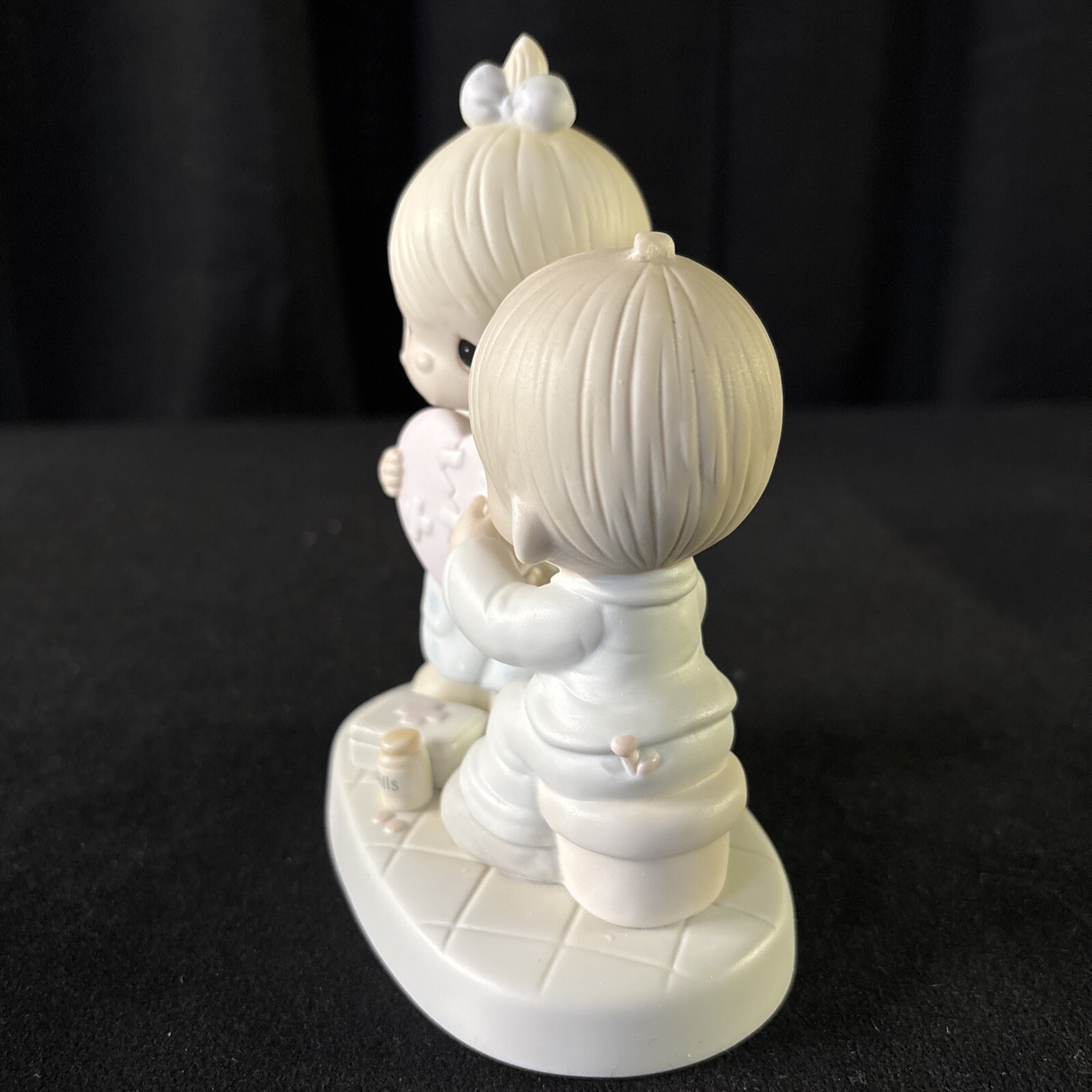 Precious Moments “He’s the Healer of Broken Hearts” 100080. Enesco 1986 MIB