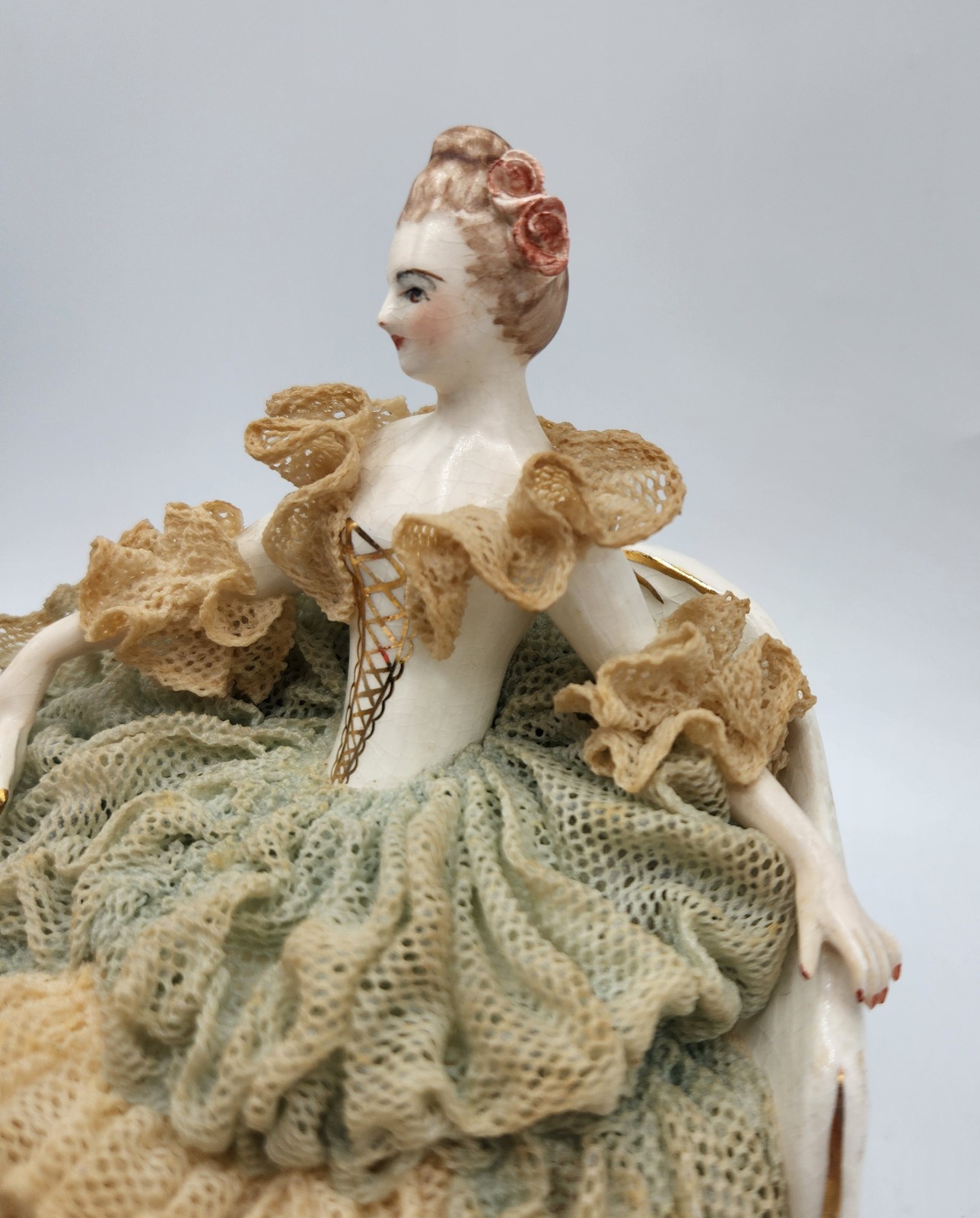 CALIFORNIA DRESDEN LADY IN CHAIR BY AVIS 1940’S WITH FAN No Damage 5 1/2″