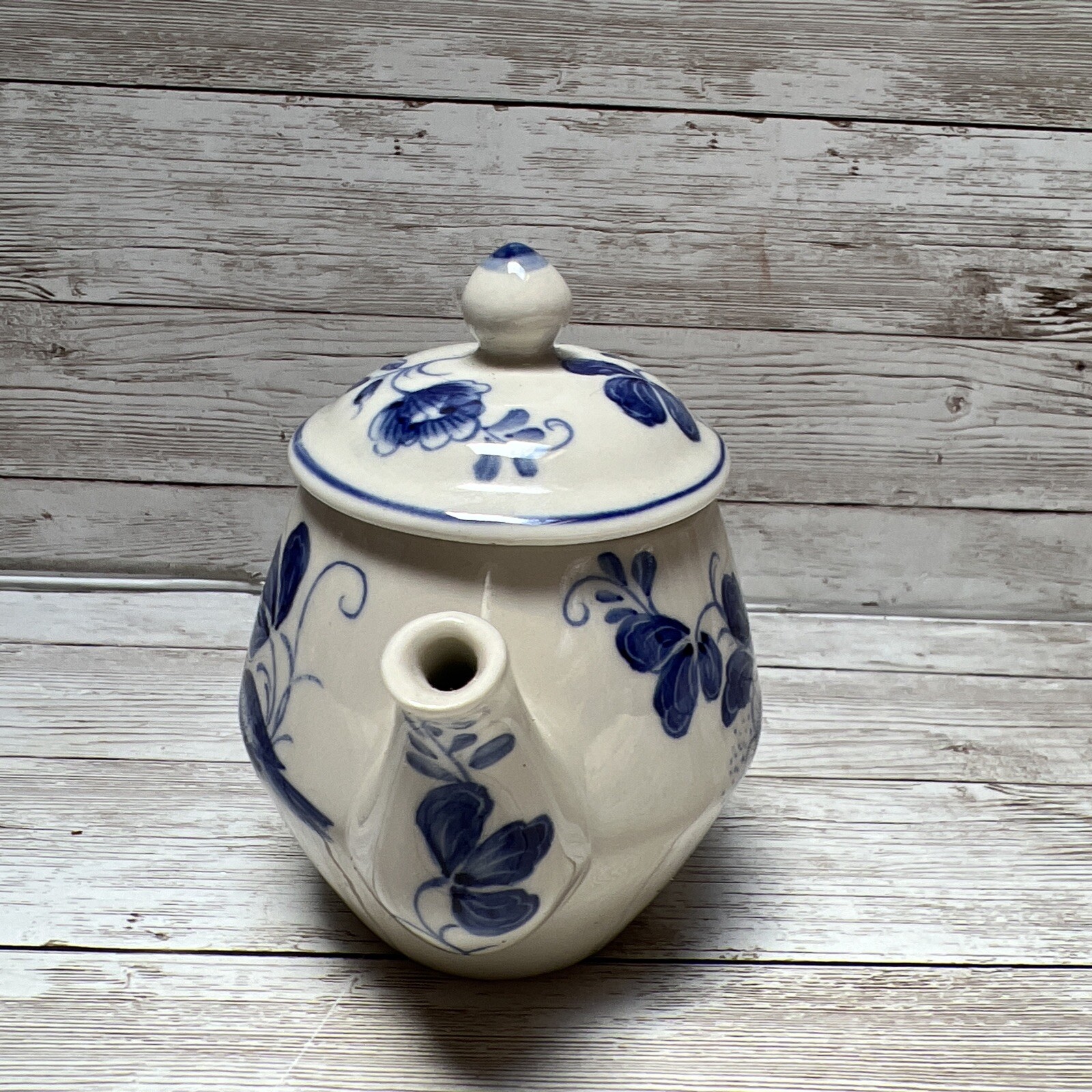Williamsburg by Andrea Sadek -Vtg Mini Teapot with Lid Blue And White Floral