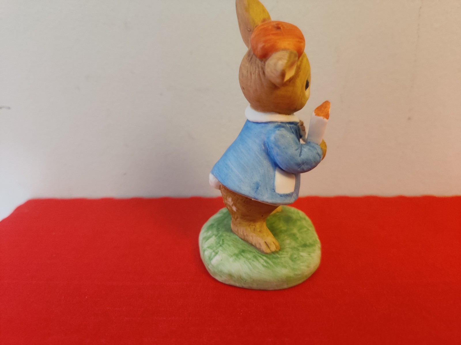 Lefton China Vintage School girl bunny rabbit figurine 1983 3.25 inch
