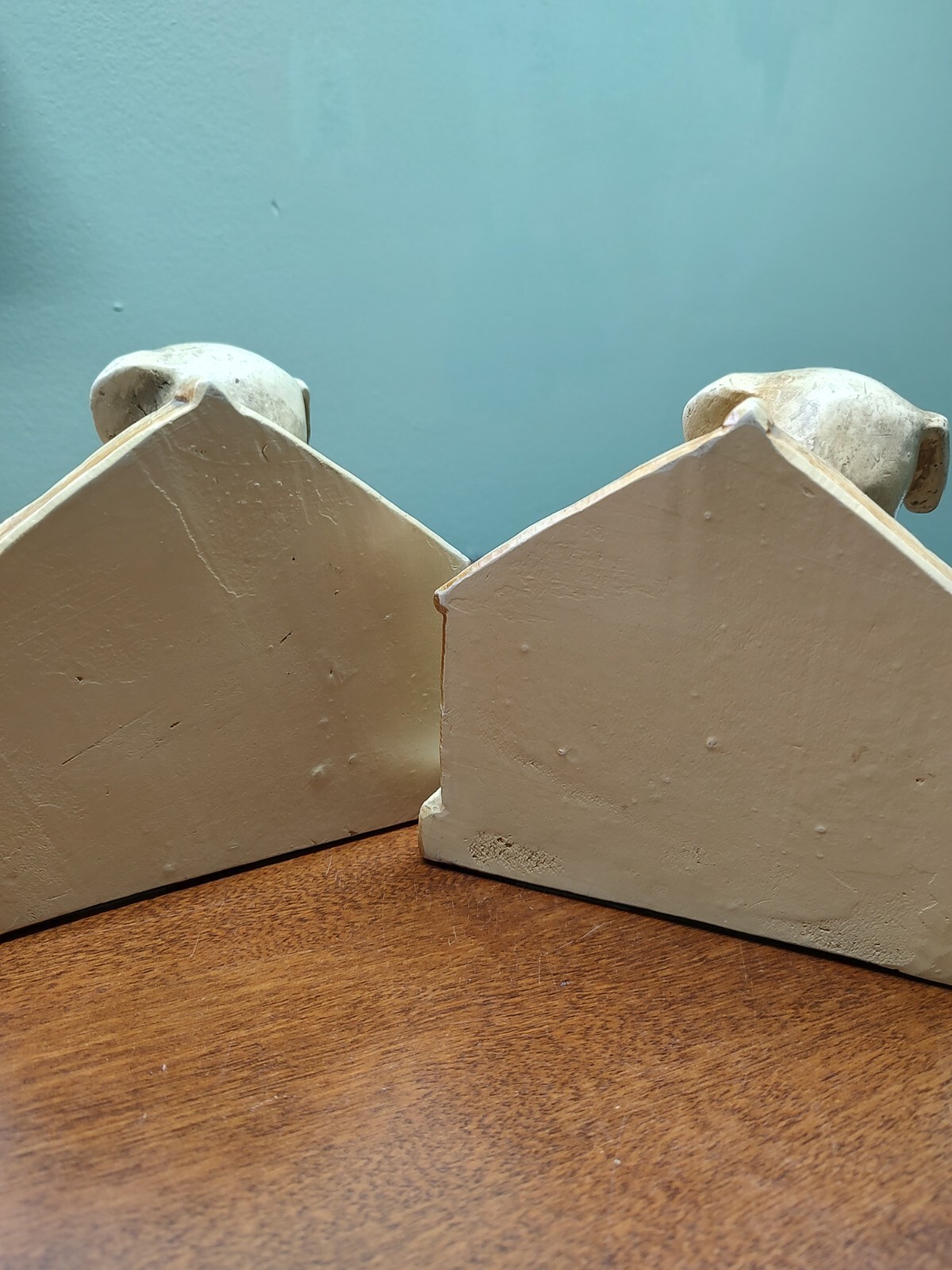 Vintage Bulldog Bookends Plaster or Chalkware Dog 5-1/2″ tall Very Heavy