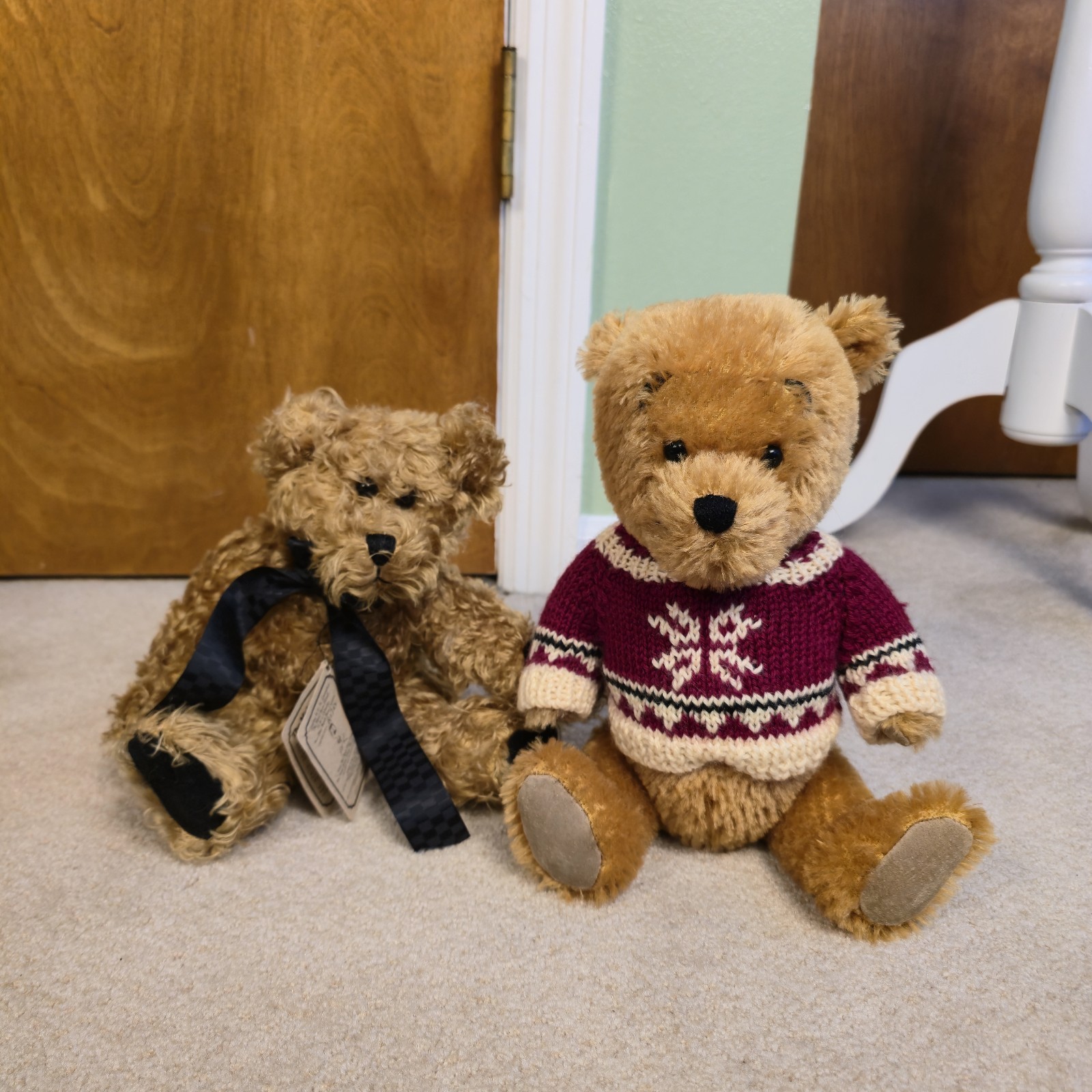 Boyds Bear Plush- Pooh Winter Holiday, Disney Exclusive (LE 600) 12″ – #95978