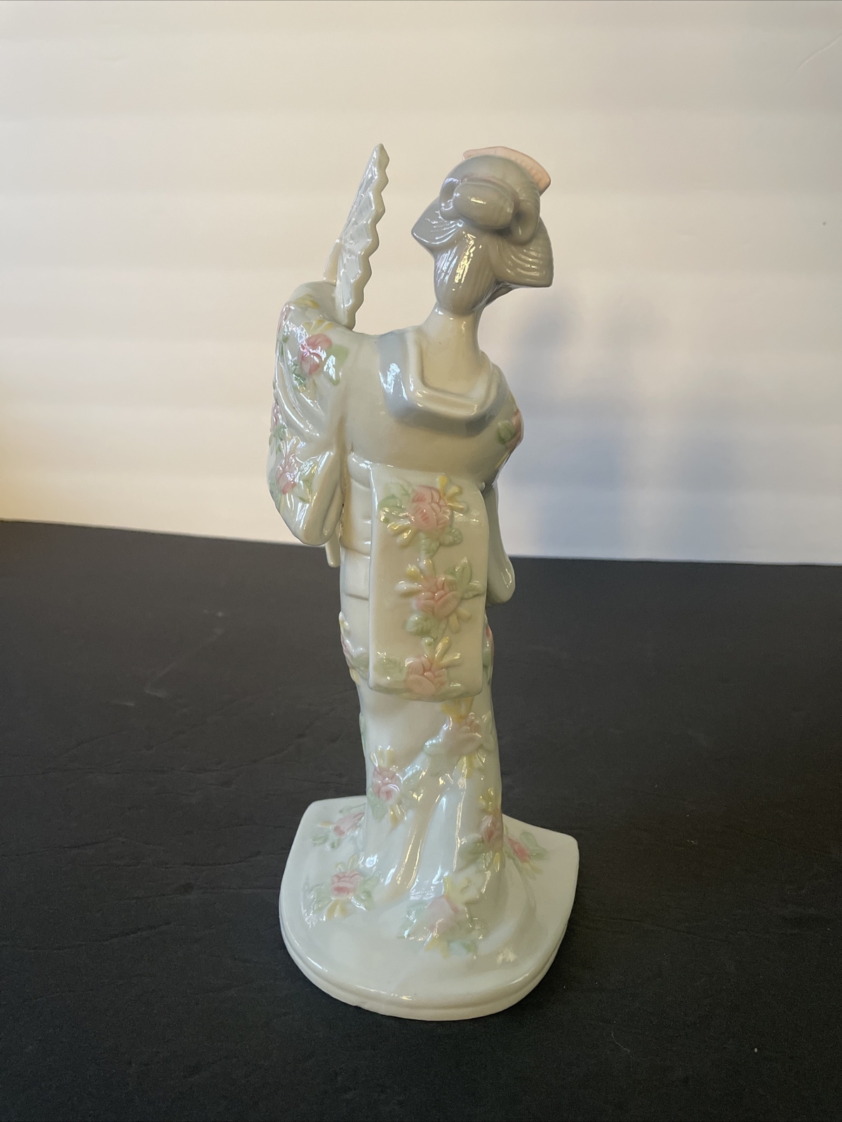 VIntage Porcelain Geisha Girl in Kimono with Fan Figurine Made In Taiwan