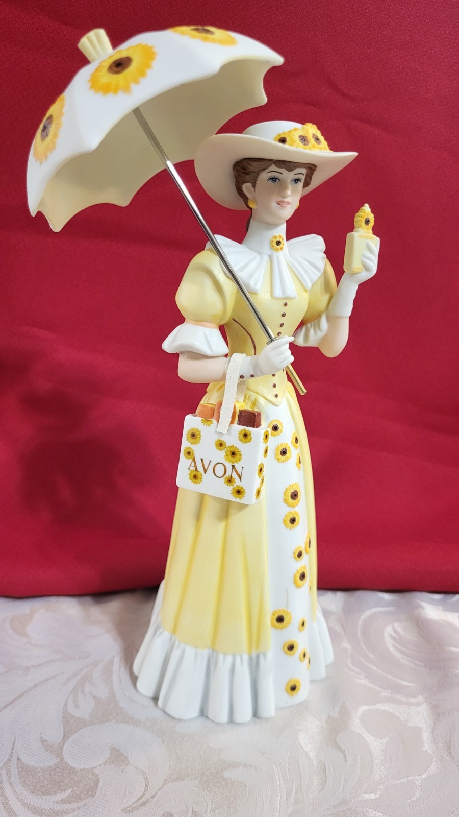 AVON 2012 MRS. ALBEE PRESIDENT’S CLUB AWARD Porcelain Sunflower Lady w/ Umbrella