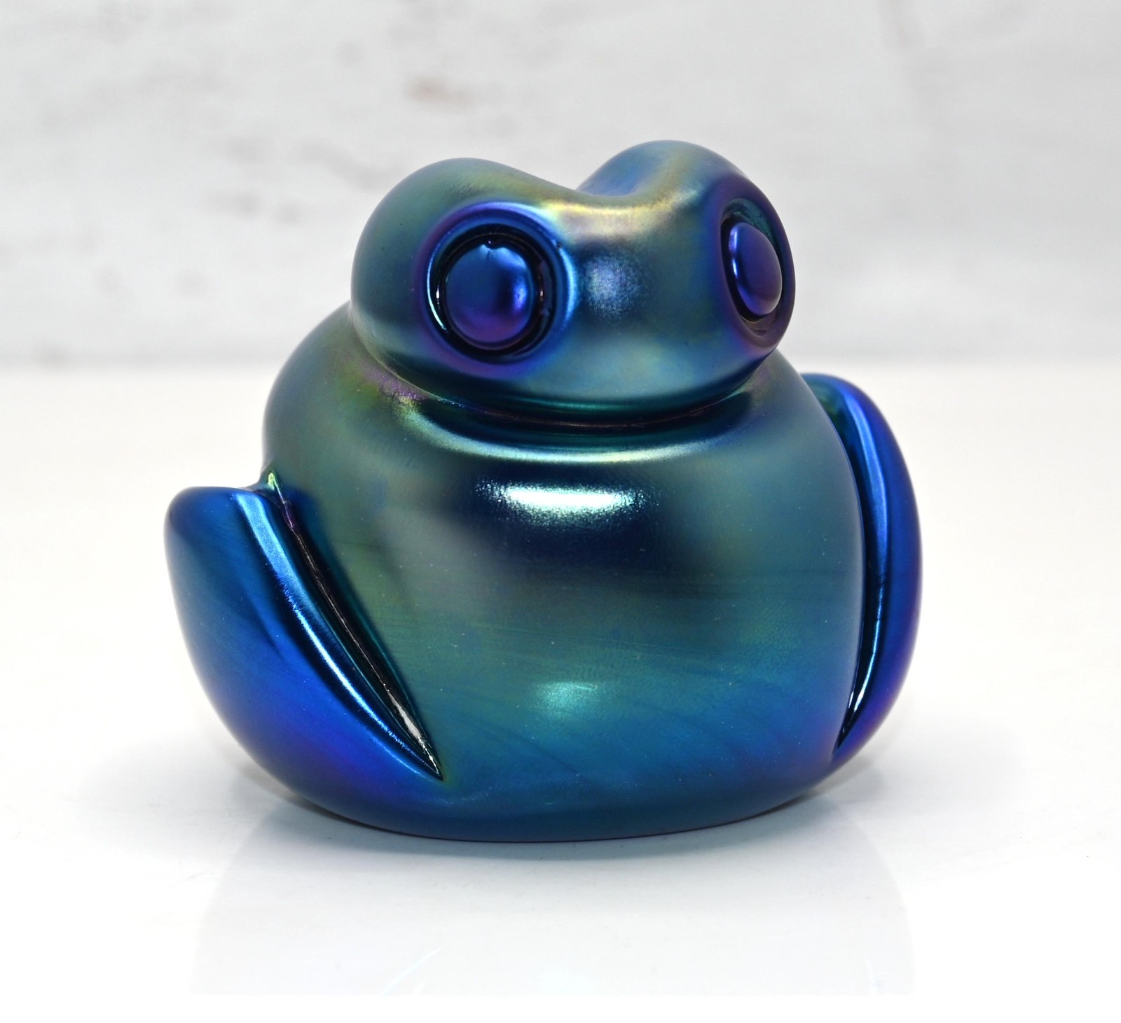 Orient & Flume Art Glass Blue Iridescent Frog Figure 1985 Artist L. Hudin Signed