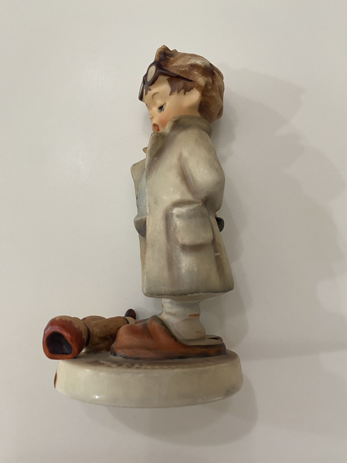 Hummel / Goebel “Doctor” figurine, 127 Goebel W/Germany 4.75 inches TMK 6