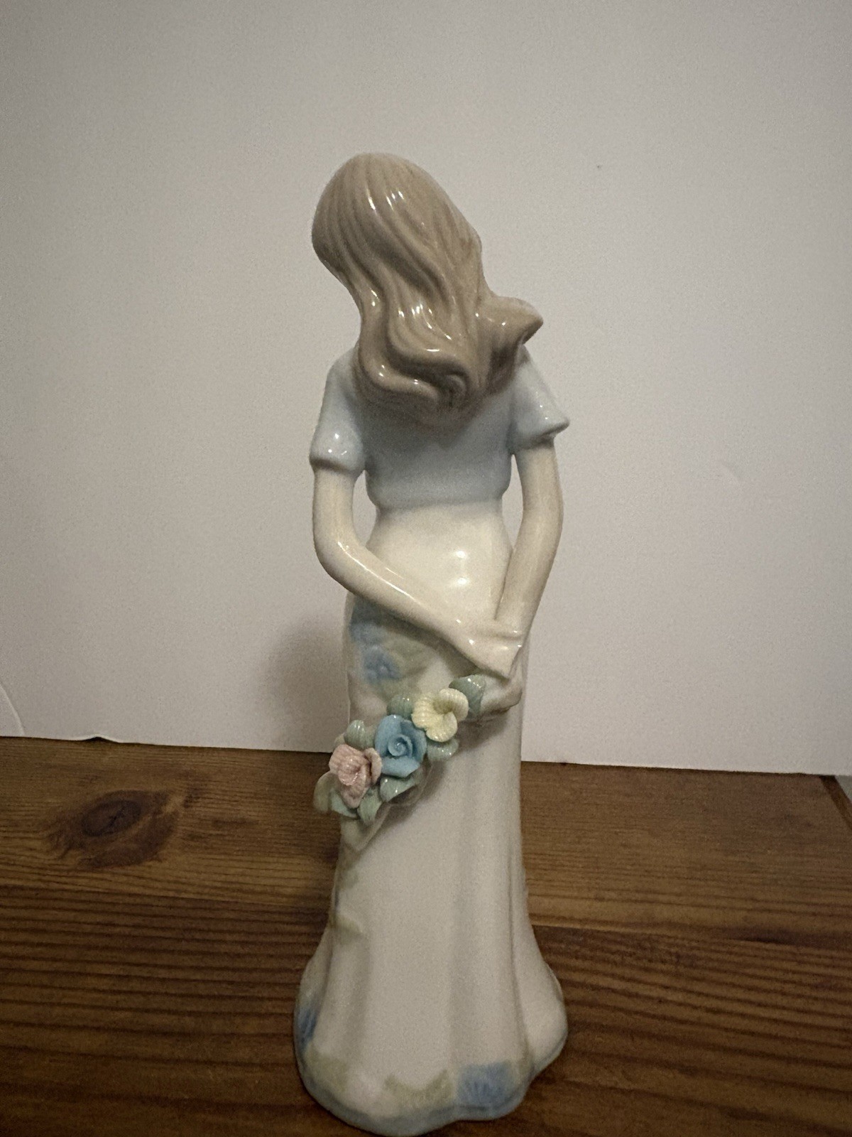 Porcelain figurine woman in flowing dress 8.5 inches