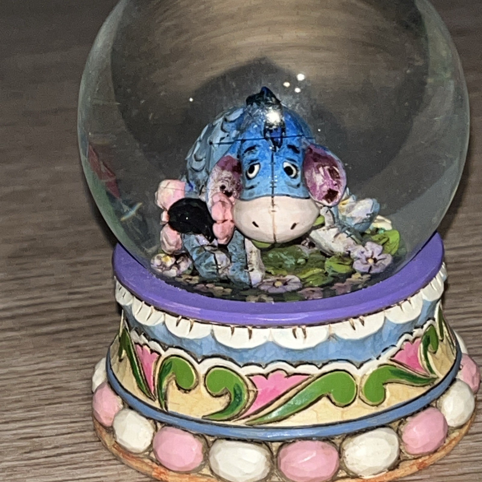 Disney Showcase Collection Eeyore Gloom to Bloom Glitter Snowglobe 4015351