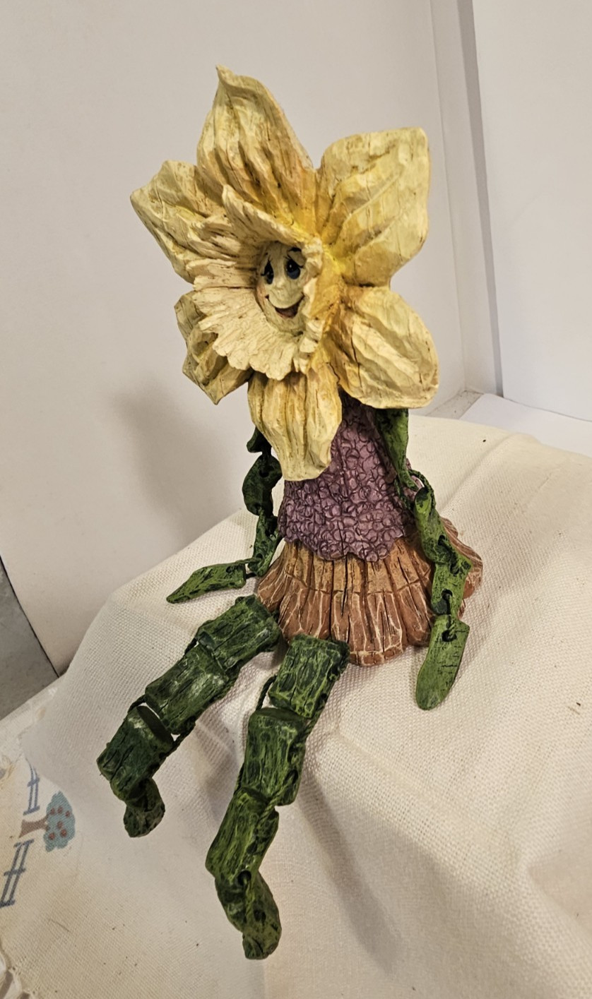 Original Set 2 Anthropomorphic Resin Sunflower & Daffodil Shelf Sitter 8″