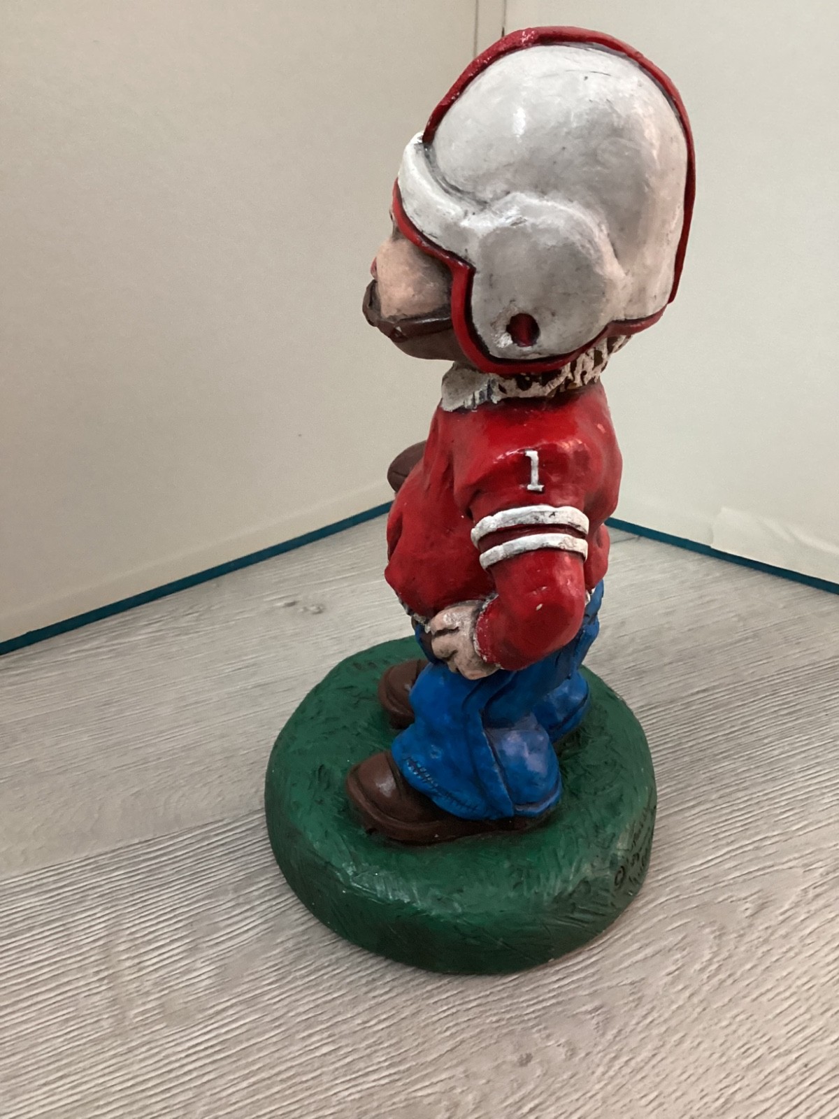 Vintage 1974 Ann’s Original #1786 Football Player Chalkware Figurine