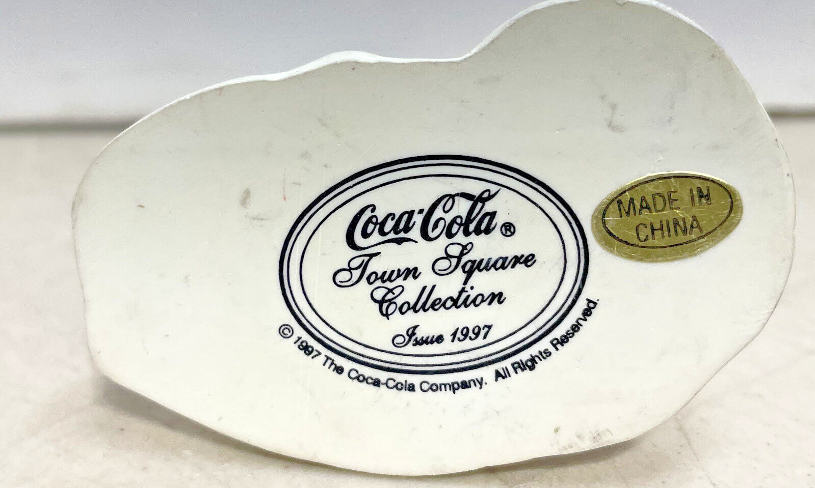 Coca Cola Town Square Collection Last Minute Shoppers Figurine 1997 3.75 Inches