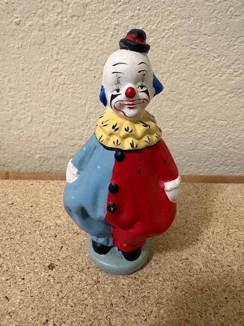Vintage 1970s ENESCO Ceramic Circus Clown Figurine (approx 6″ ta;;)