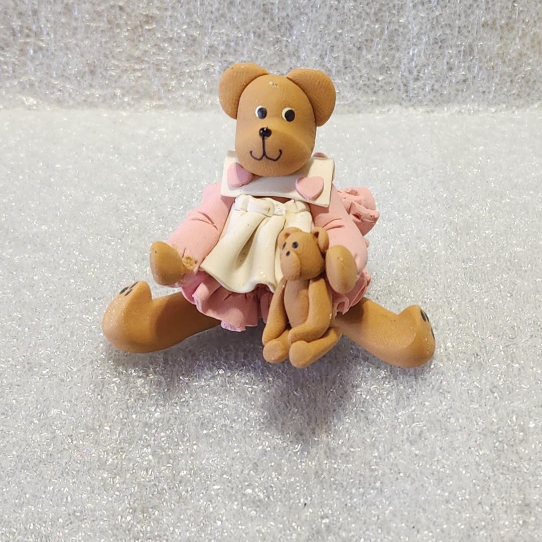 VINTAGE HANDMADE RESIN CLAY MINI TEDDY BEAR PIMK/WHITE DRESS W/BABY FIGURINE