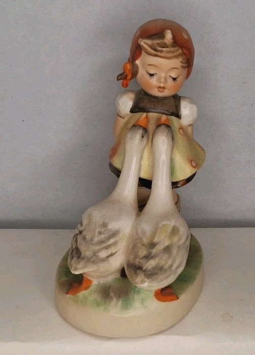 Hummel Goebel Lot Of 5 Figurines #47, 141, 58/0,199/0 & 374 Vintage Pre-owned