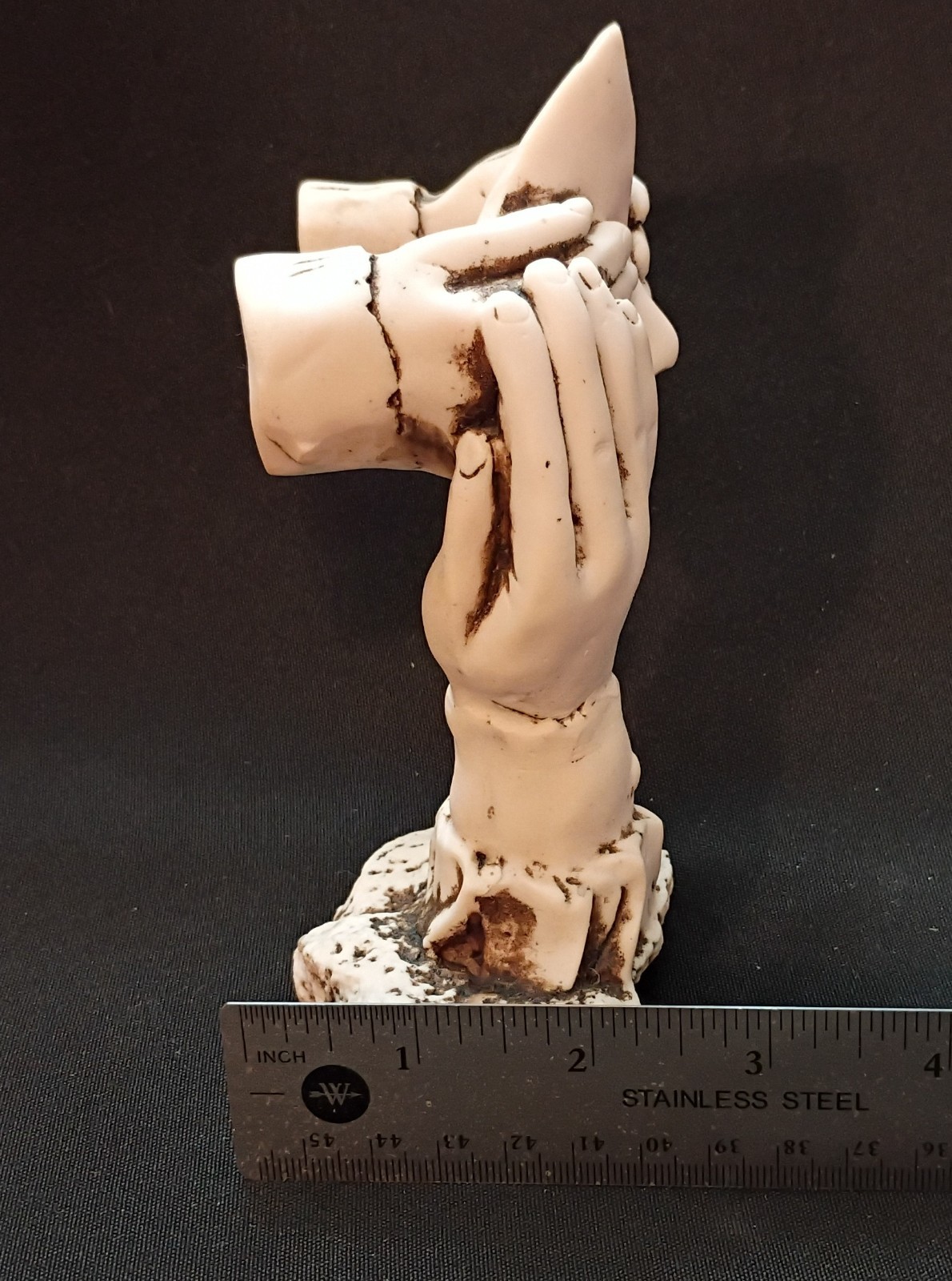 Abstract Sculpture ‘ Face and Hands ‘ Statuette – Polyresin – 5.25″ H x 5″ W
