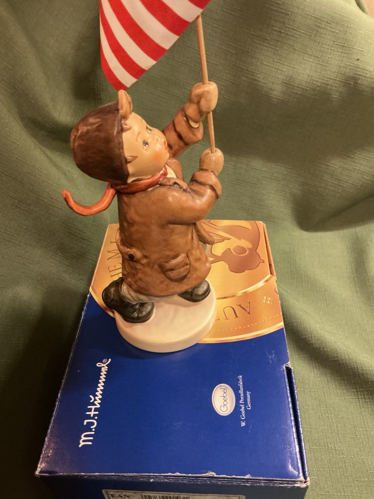 MI HUMMEL- Call To Glory W/3 Flags #739/I, TM7, 5 1/2” Signed By Master Painter