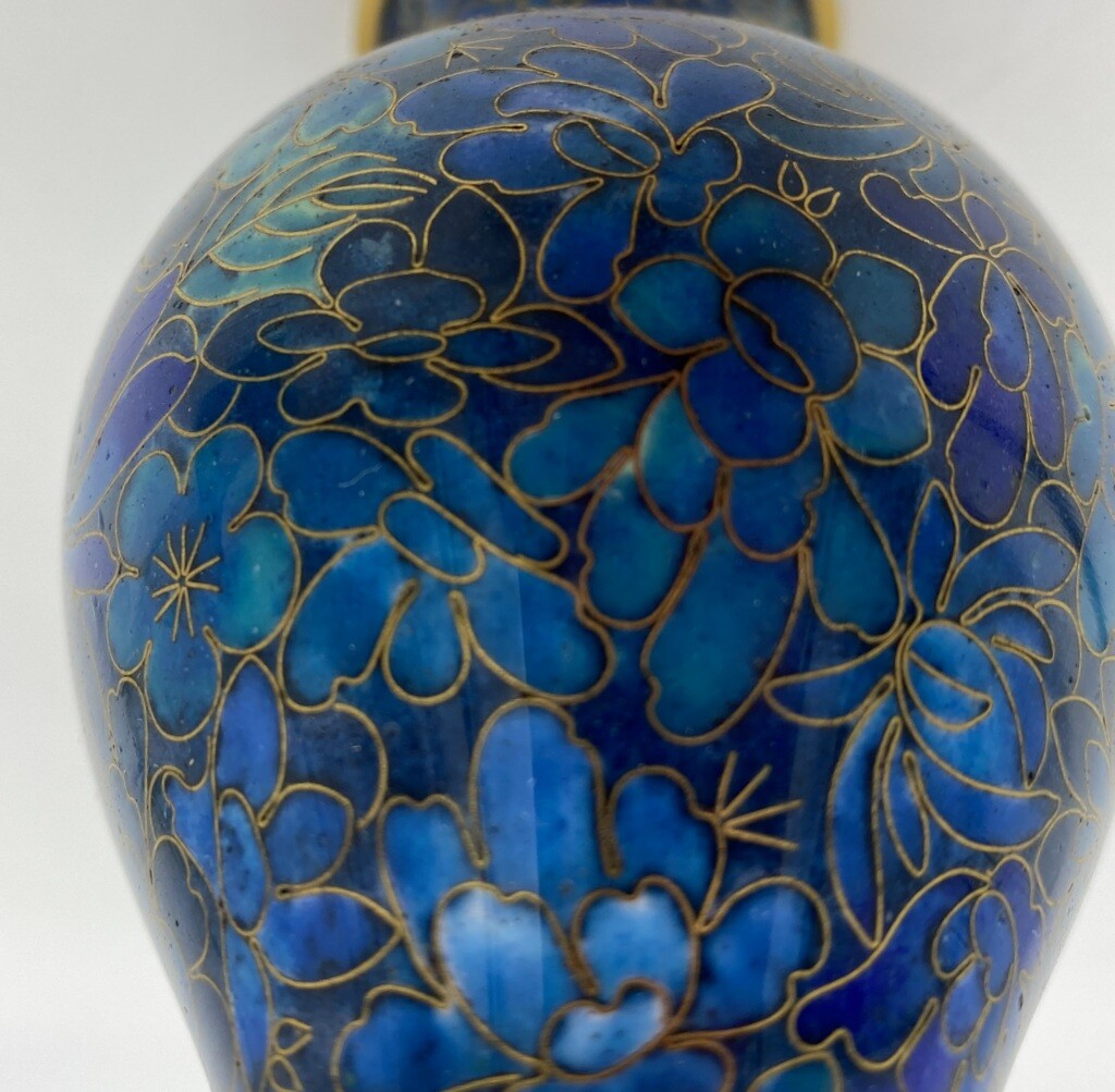 Cloisonné Vase Beautiful Blues Fine Wirework Interior Brass 5 1/2 inches tall