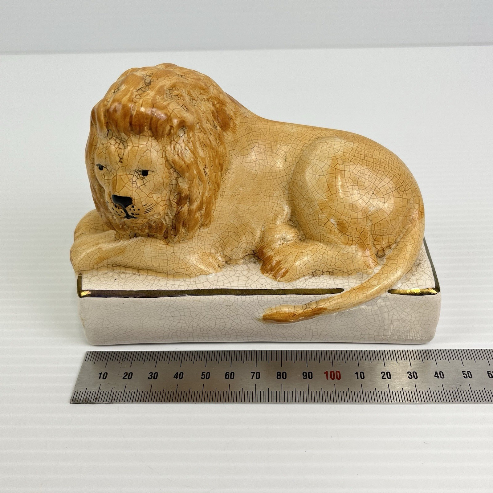 Staffordshire Style 5 1/2″ Lion Vintage Made In England Mantle Crazing Lion