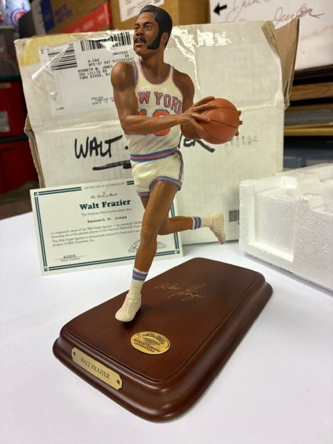 Danbury Mint New York Knicks Walt Frazier figurine