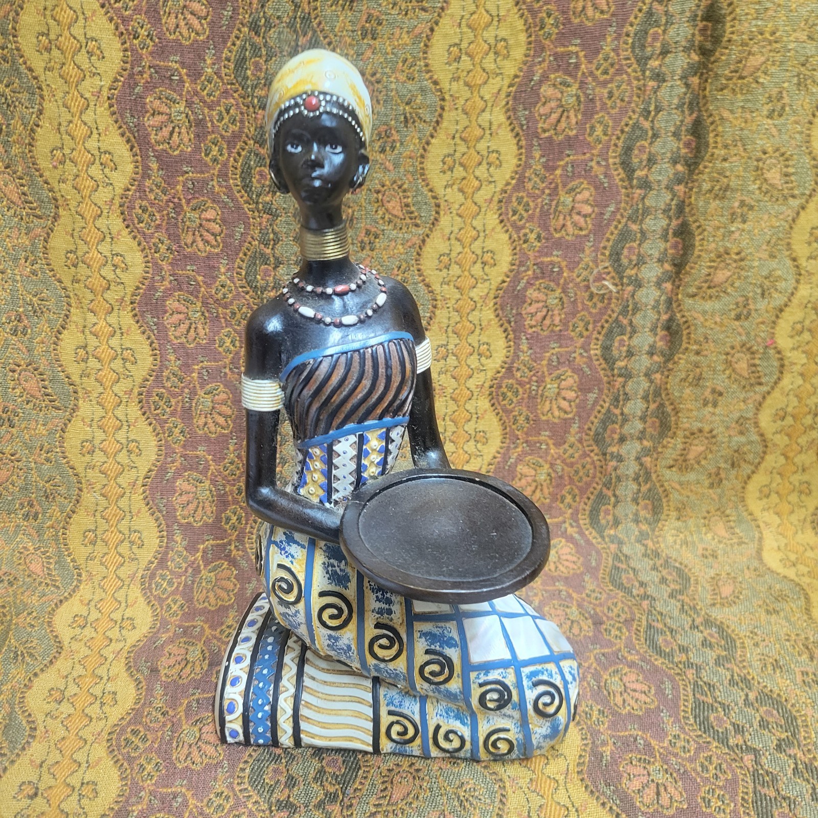 Carved wood ornament figurine statuette woman Aruba decor desktop carving