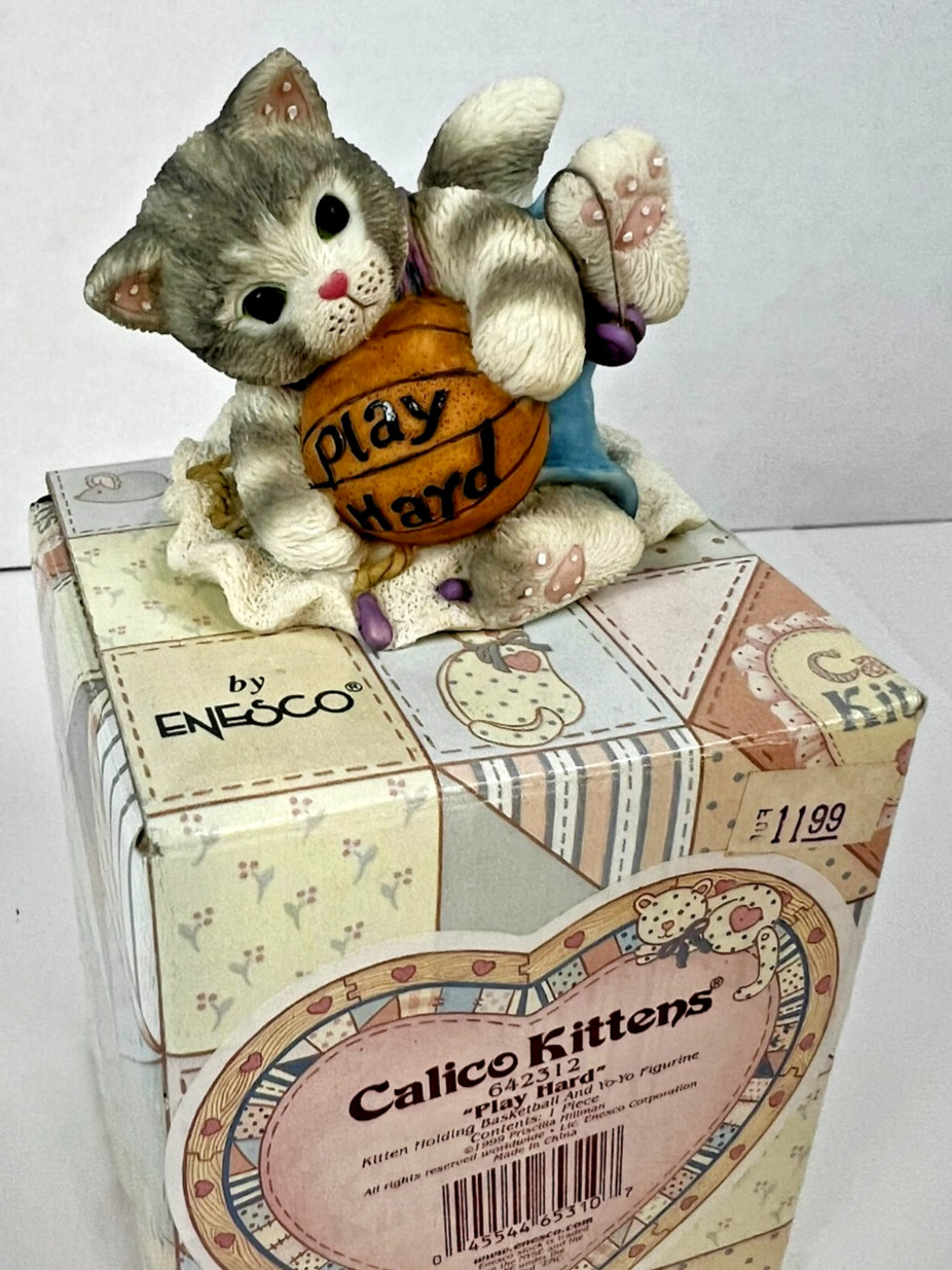 1999 VTG Calico Kittens ‘Play Hard’ Enesco Figurine- Cat with Basketball- Sports