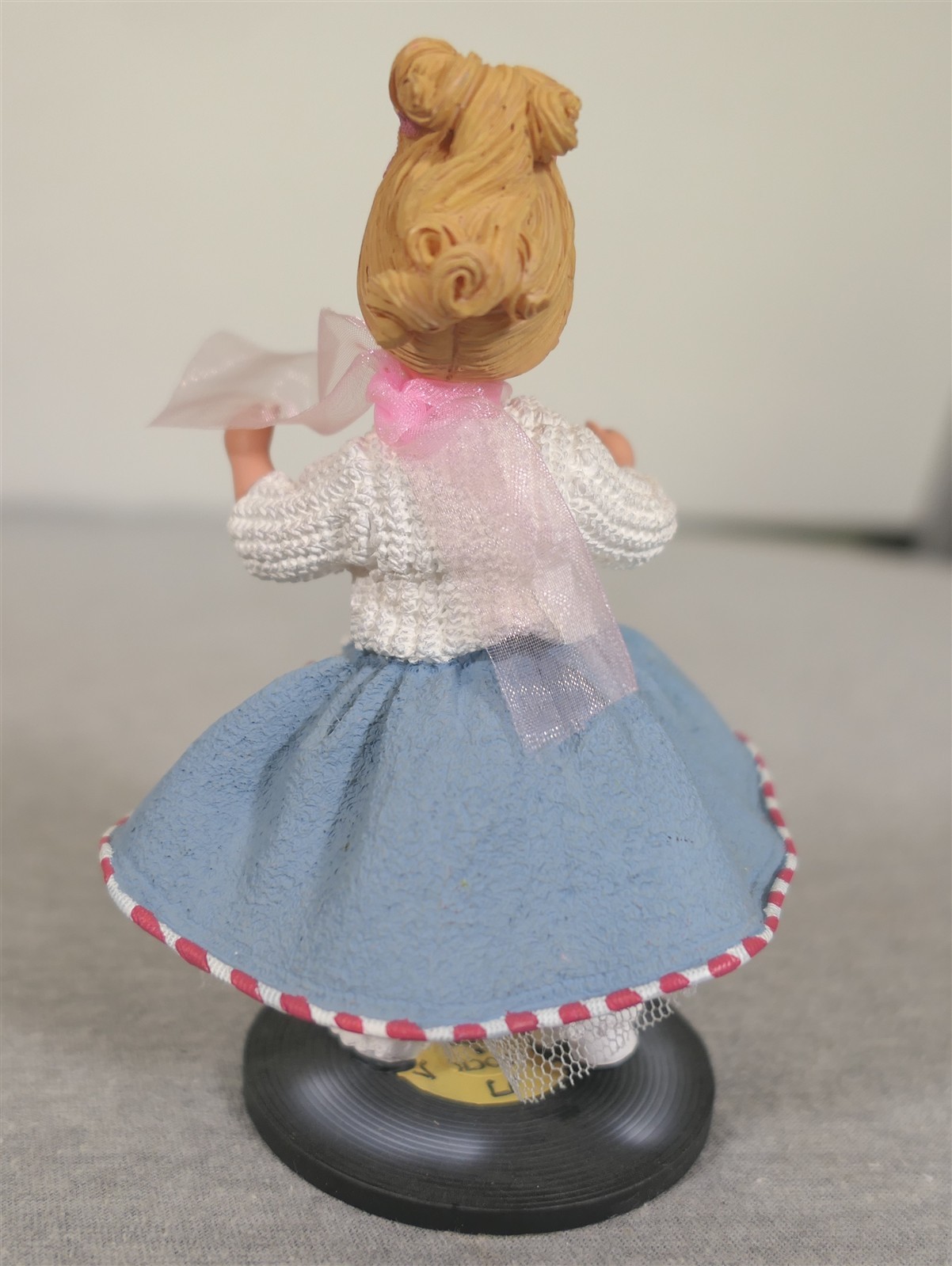 Vintage 2000 Ltd Ed. E2-54 Madame Alexander 1950 Sock Hop Girl Ceramic Figurine