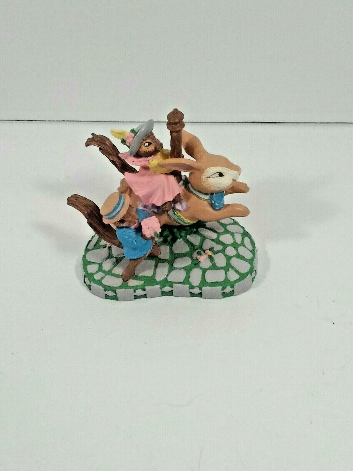 1993 AVON Kathy Jeffers Miniature Collection FLOWERS FOR A KISS Figurine