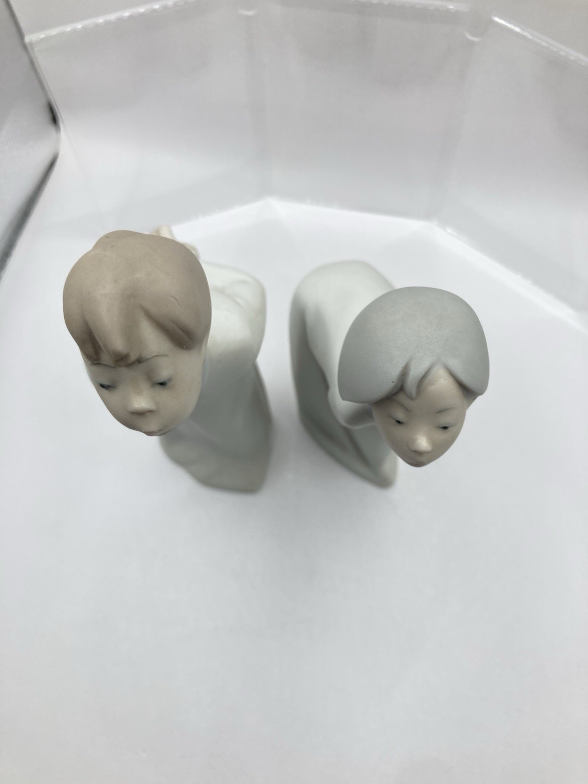 Lladro Porcelain Boy and Girl Kissing Figurines Matte No Box Has Repairs READ